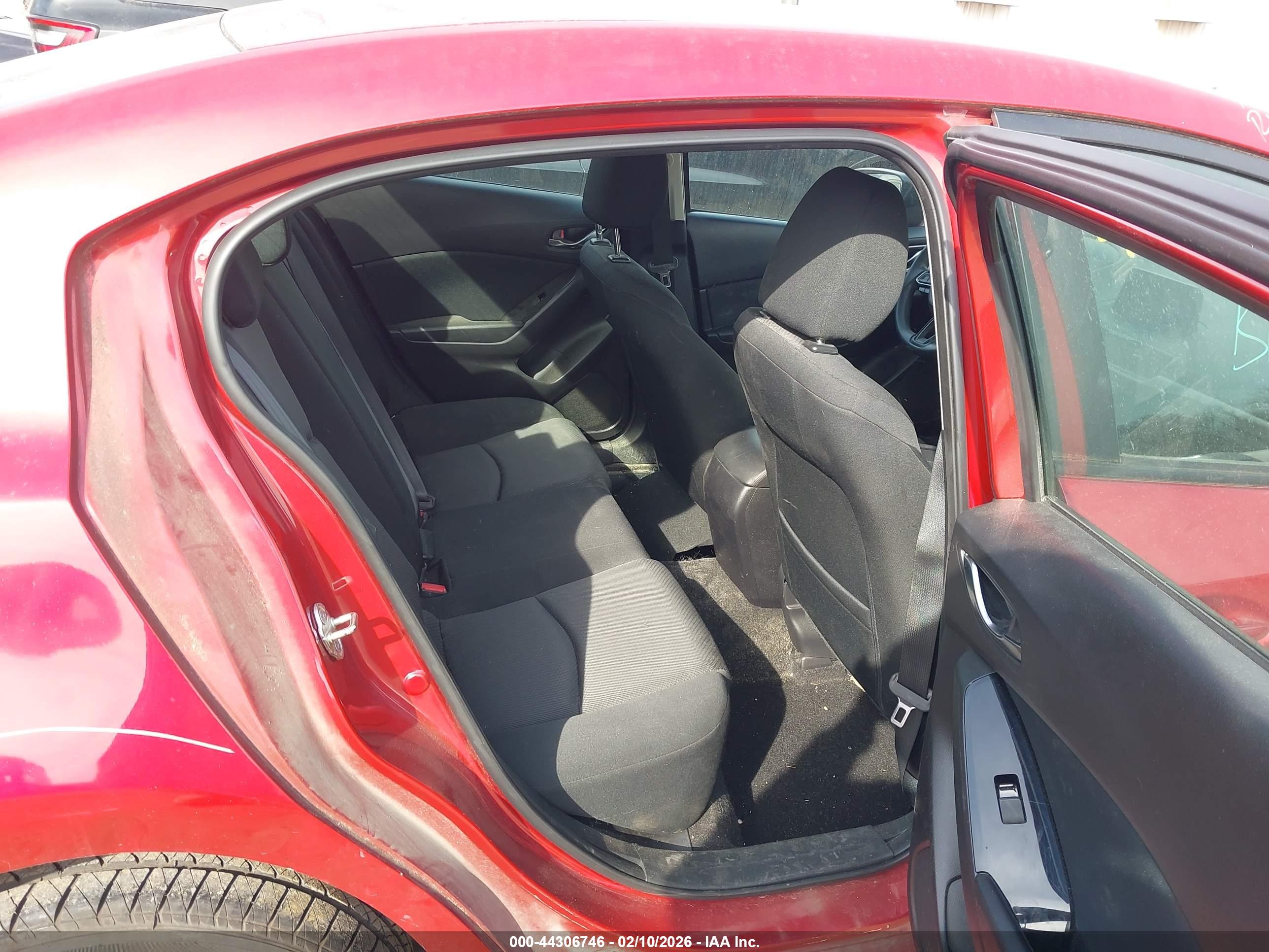 MAZDA MAZDA3 image 8