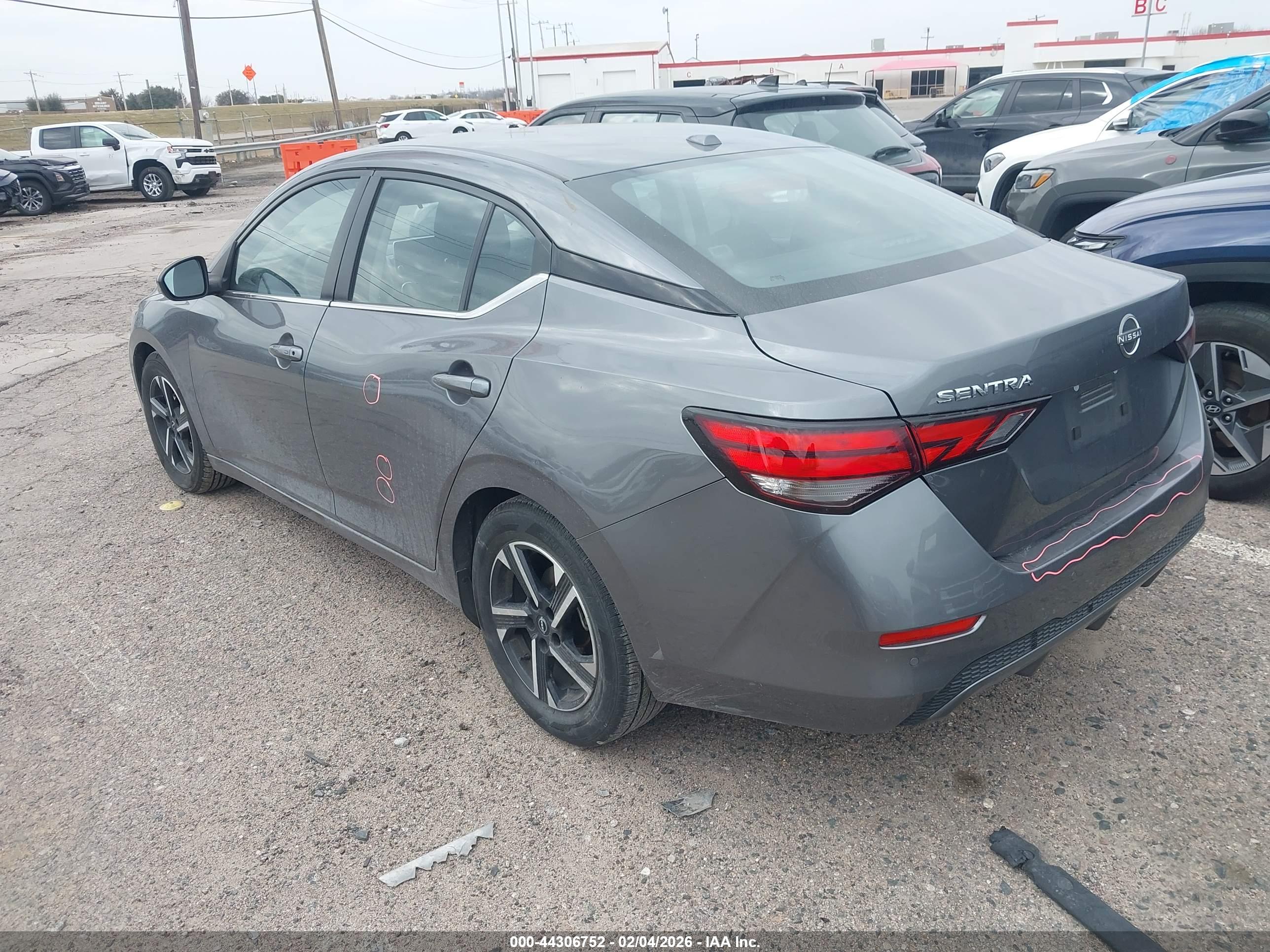 NISSAN SENTRA image 3