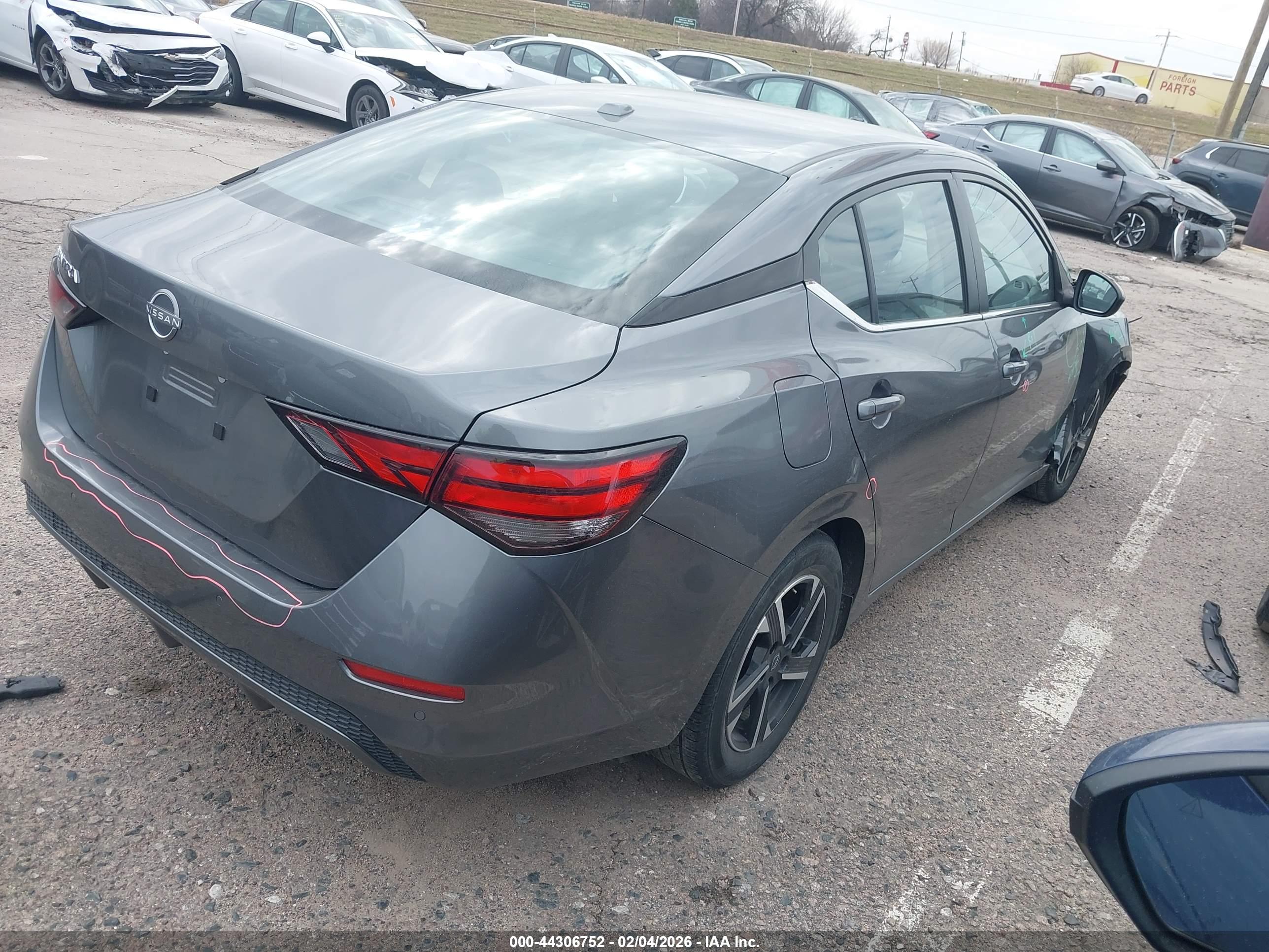 NISSAN SENTRA image 4