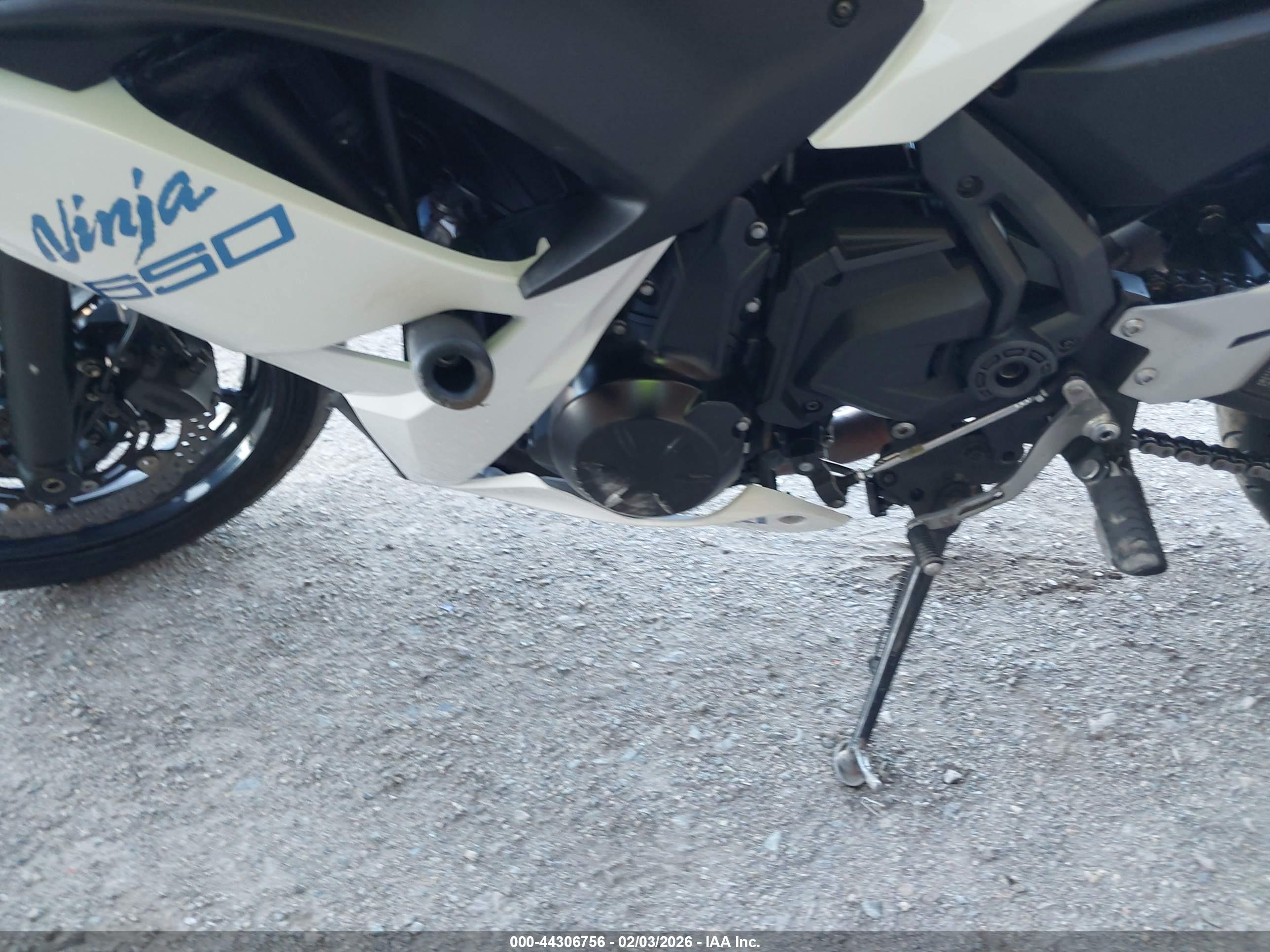 KAWASAKI EX650 image 9