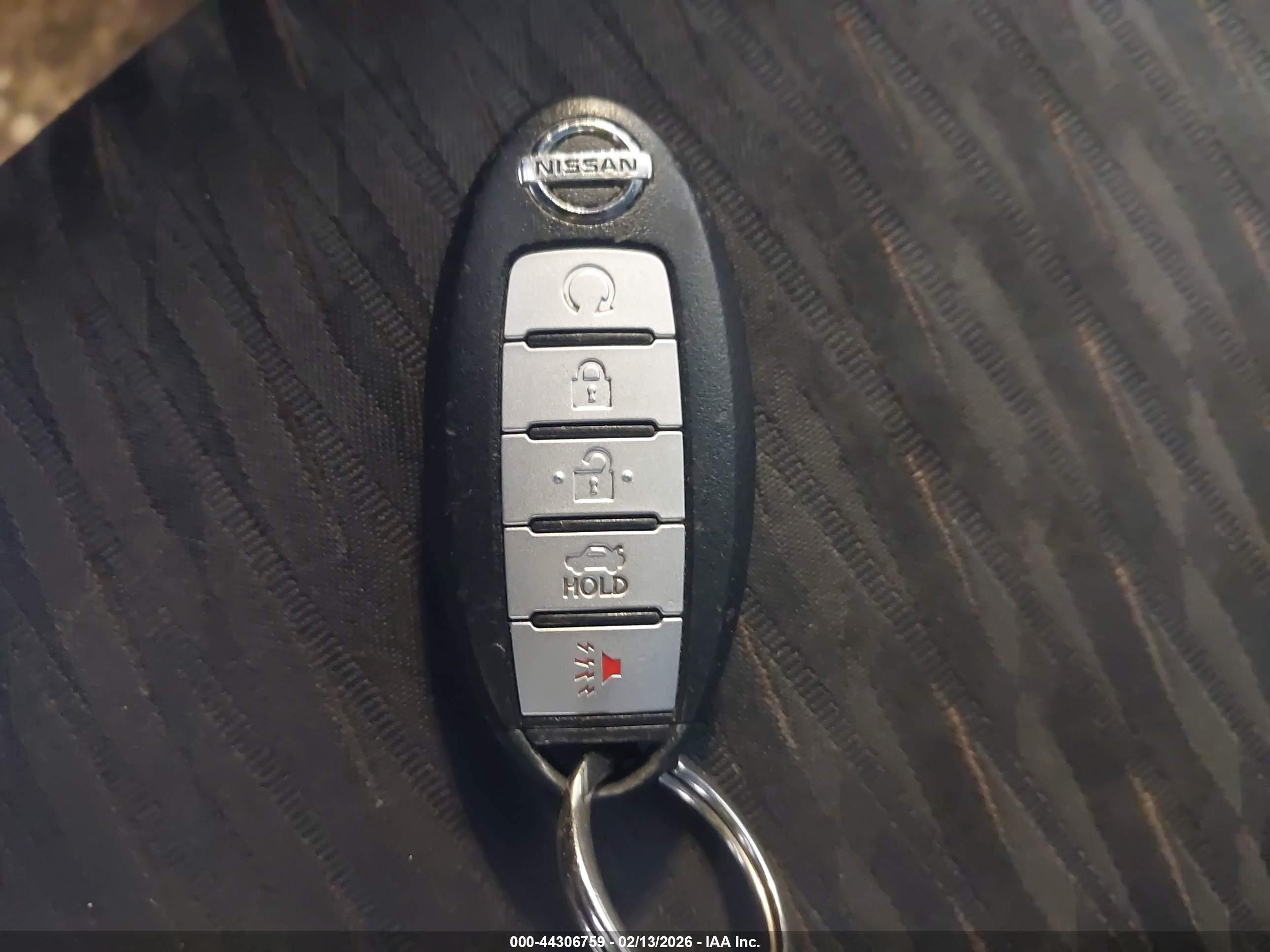 NISSAN ROGUE image 11