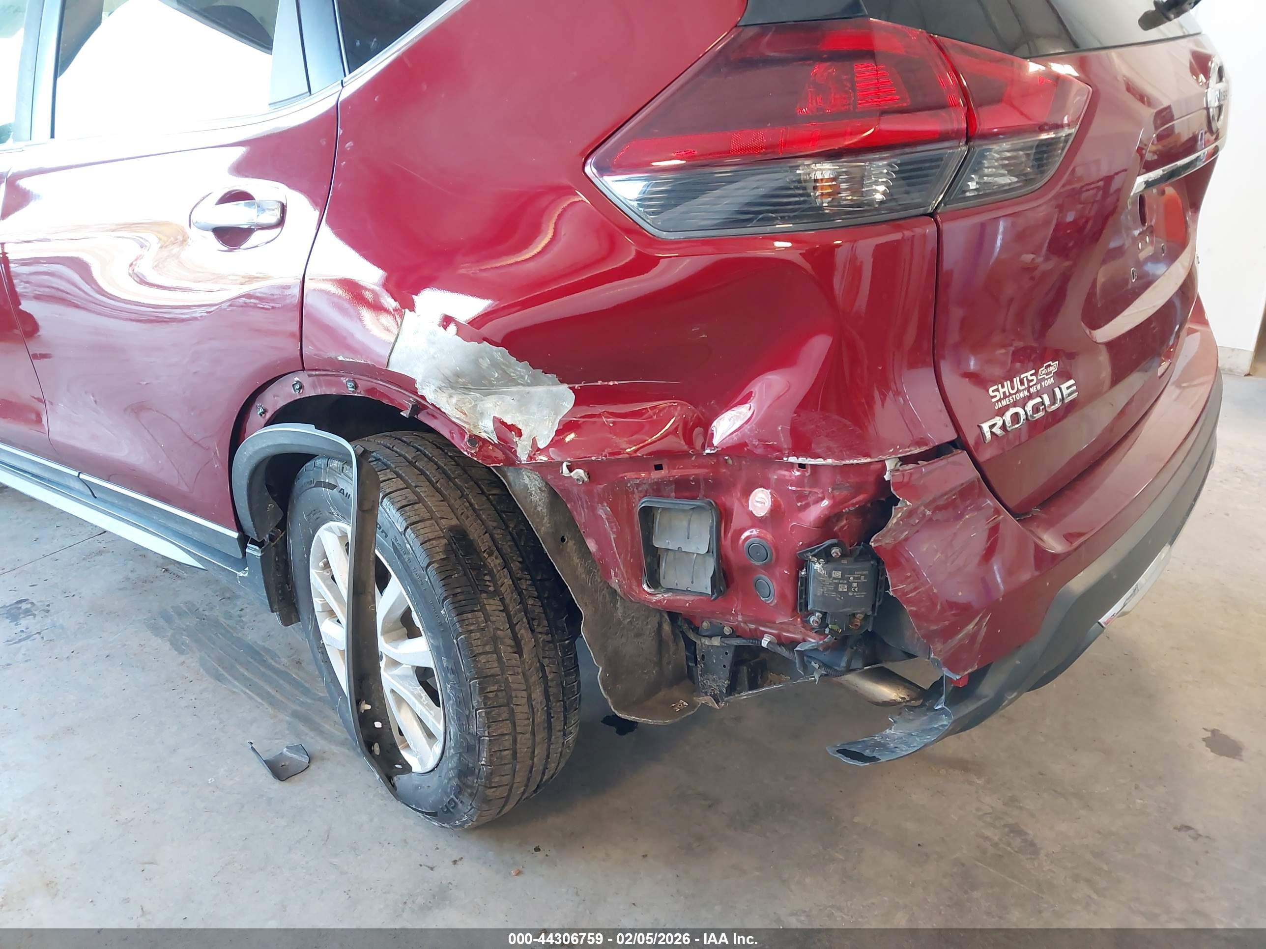 NISSAN ROGUE image 6
