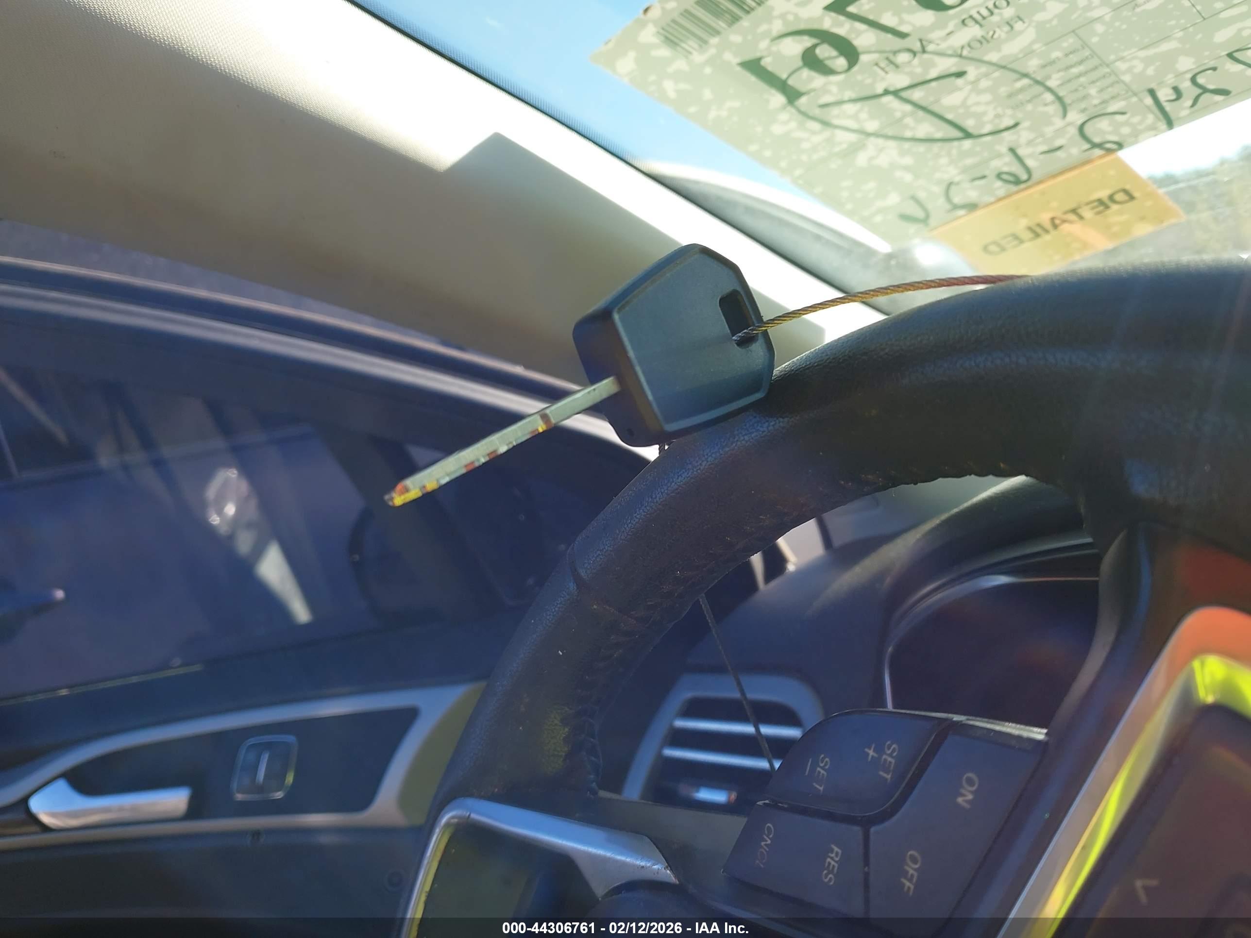 FORD FUSION image 11