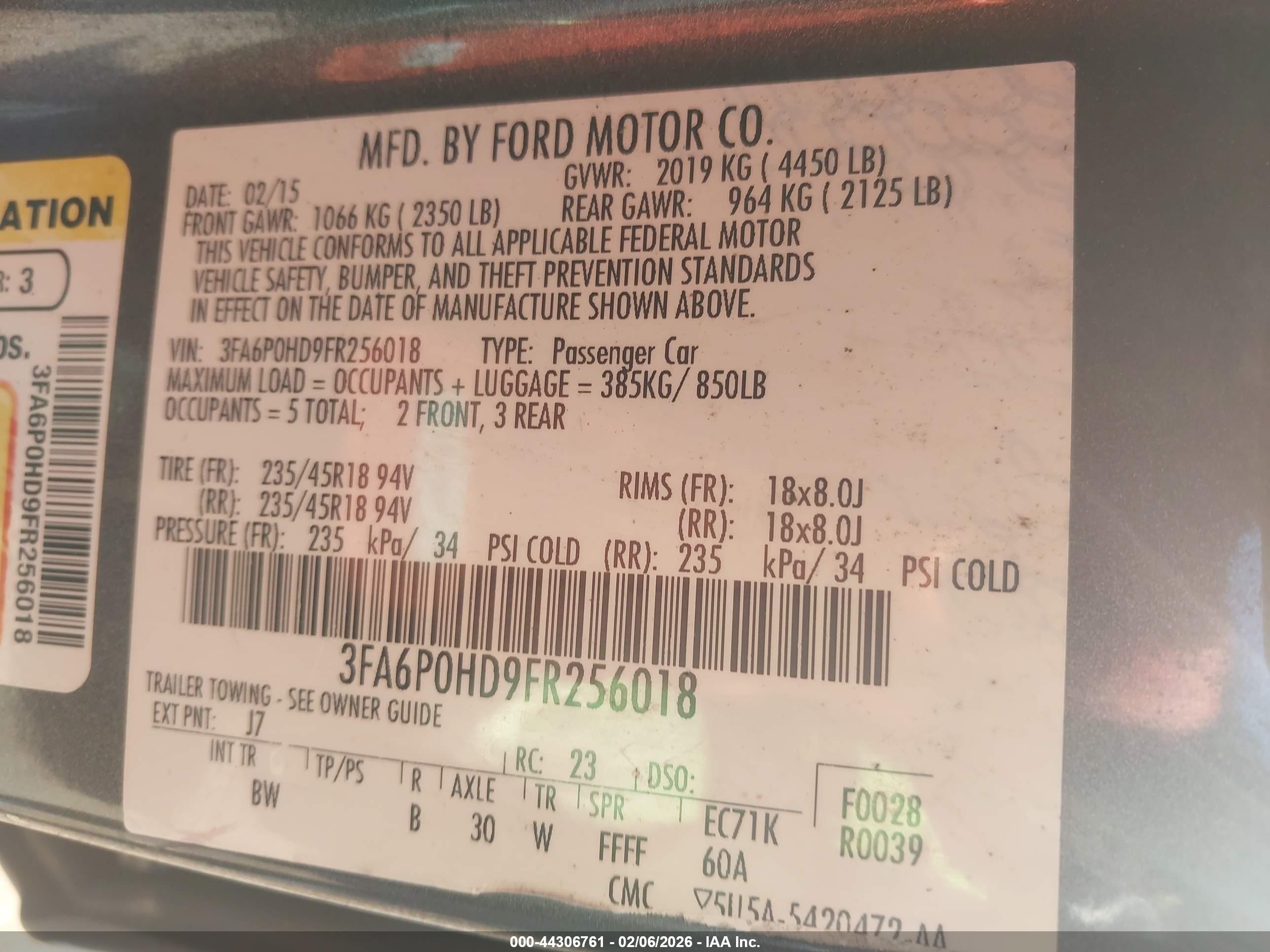 FORD FUSION image 9