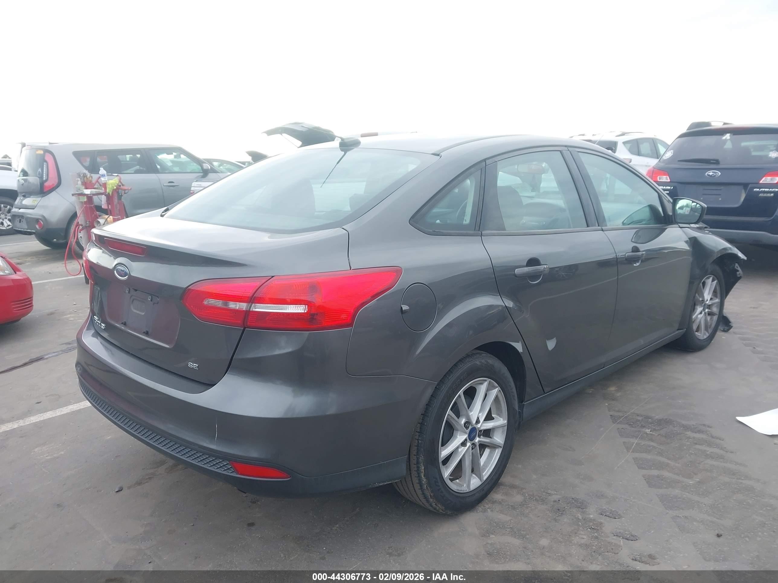 FORD FOCUS image 4