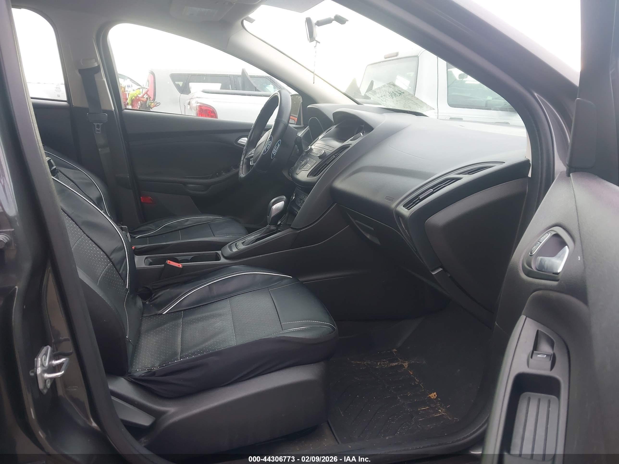 FORD FOCUS image 5