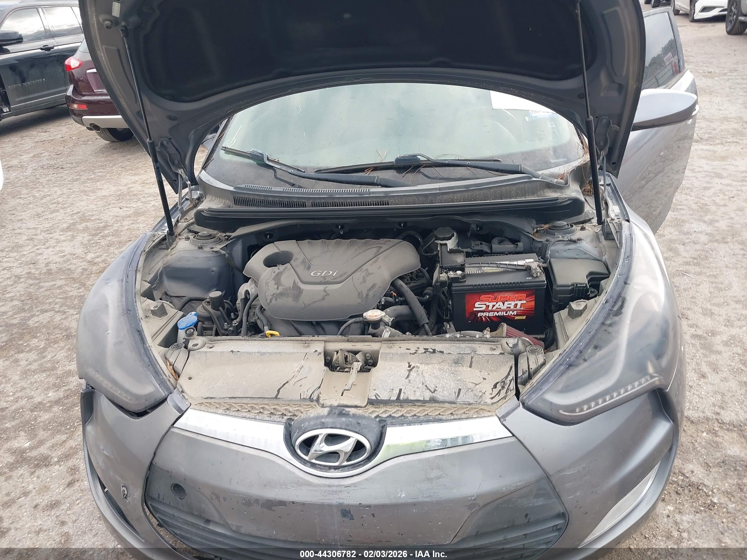 HYUNDAI VELOSTER image 10
