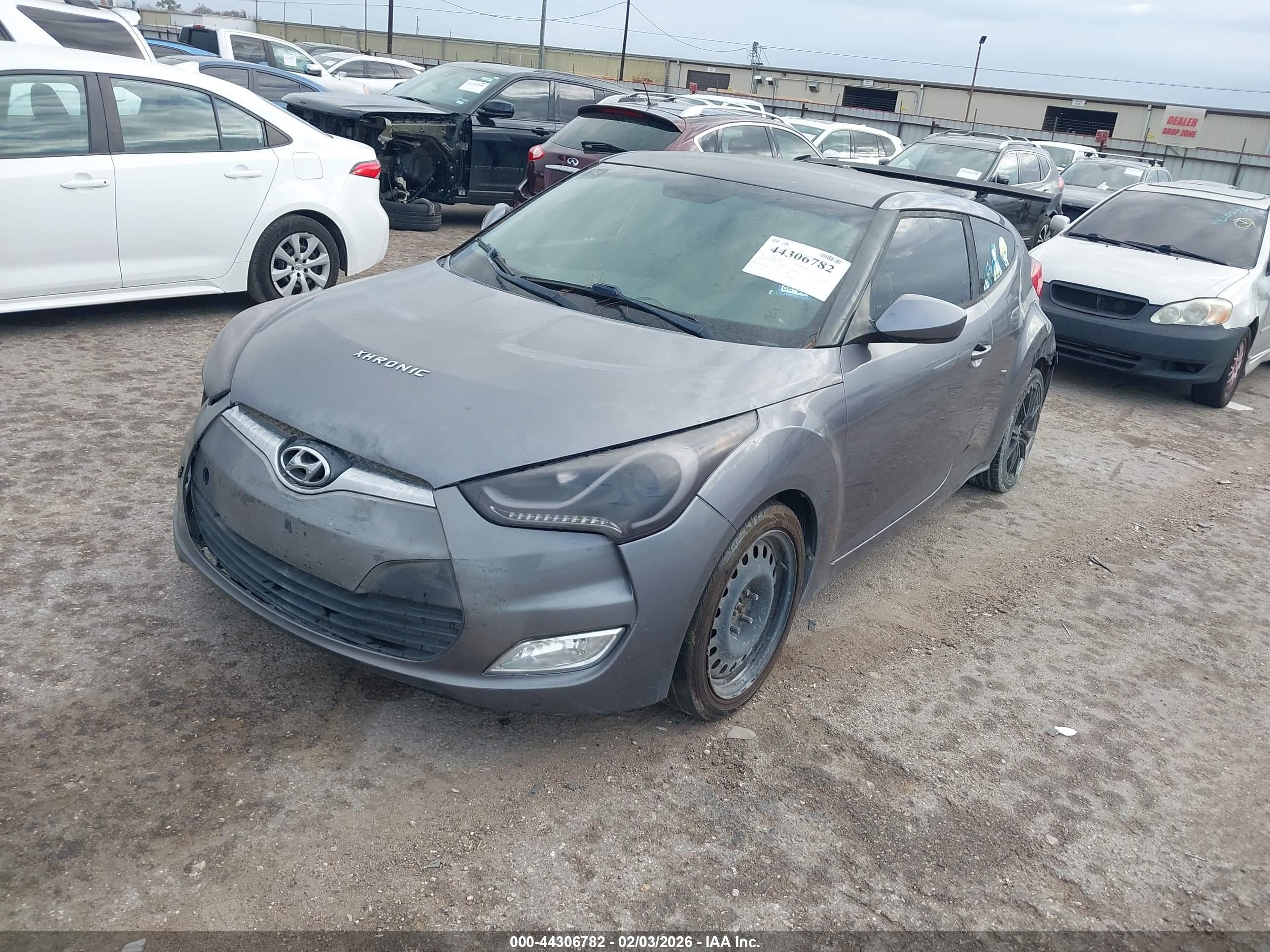 HYUNDAI VELOSTER image 2