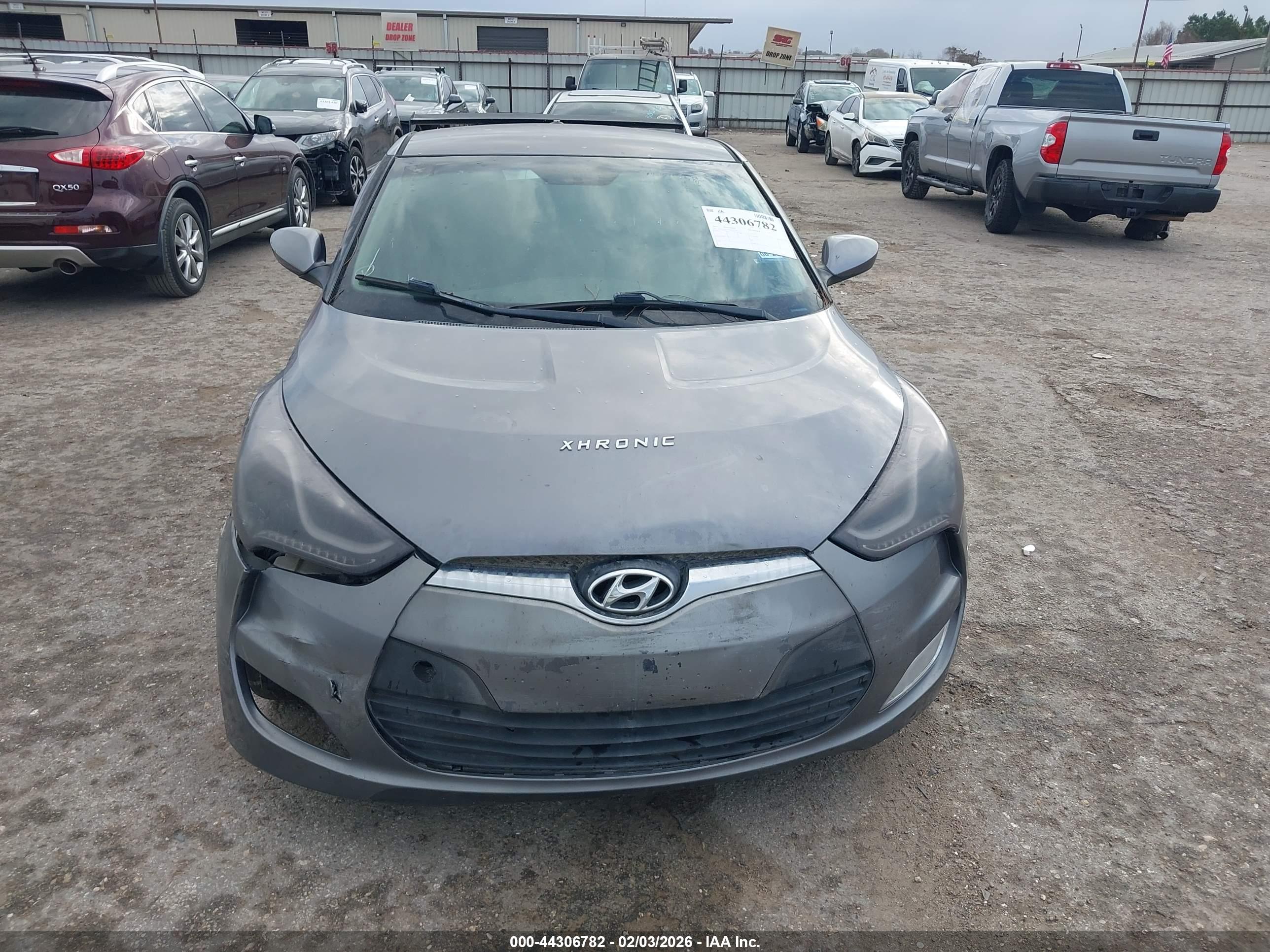 HYUNDAI VELOSTER image 6