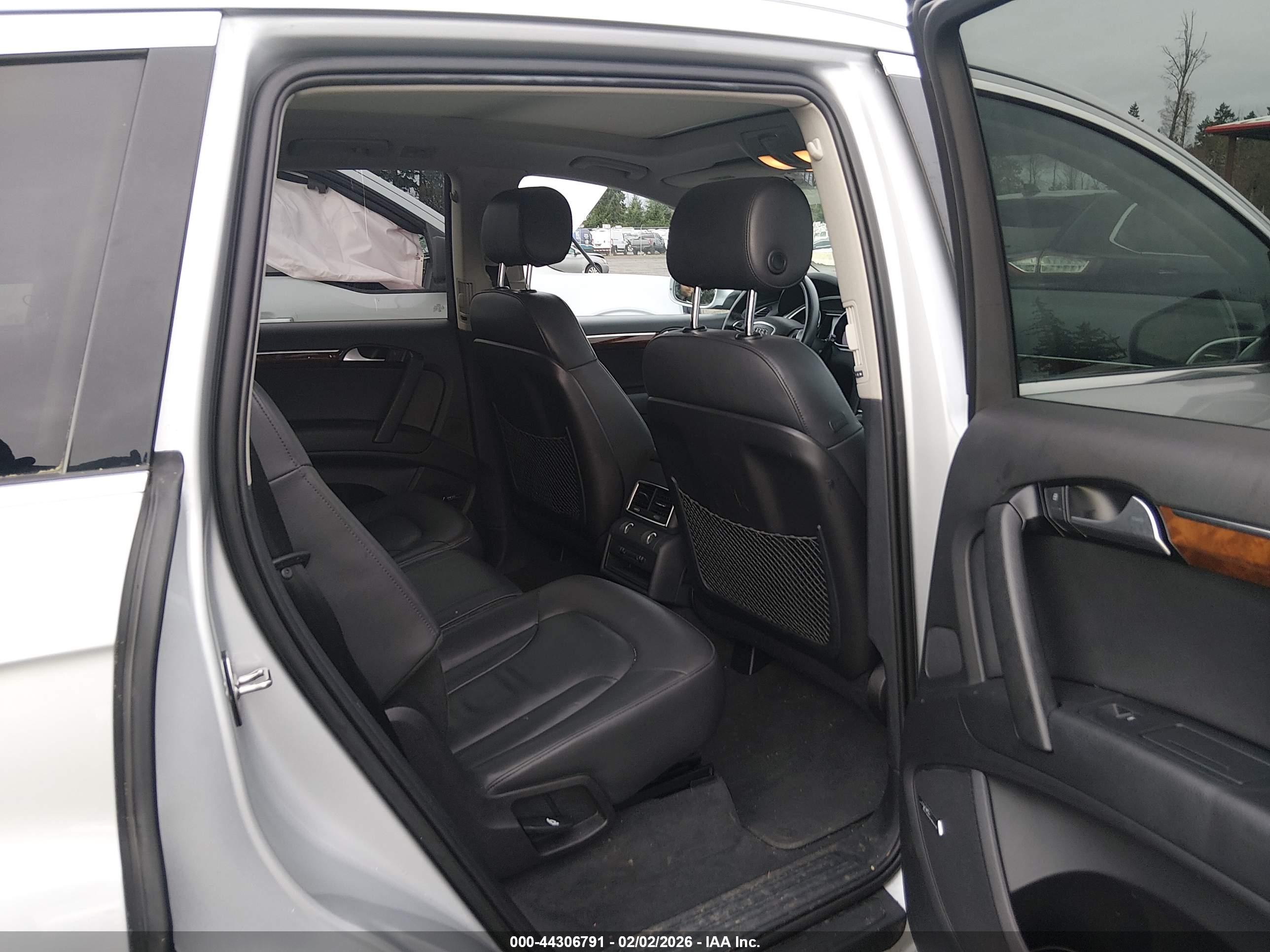 AUDI Q7 image 8