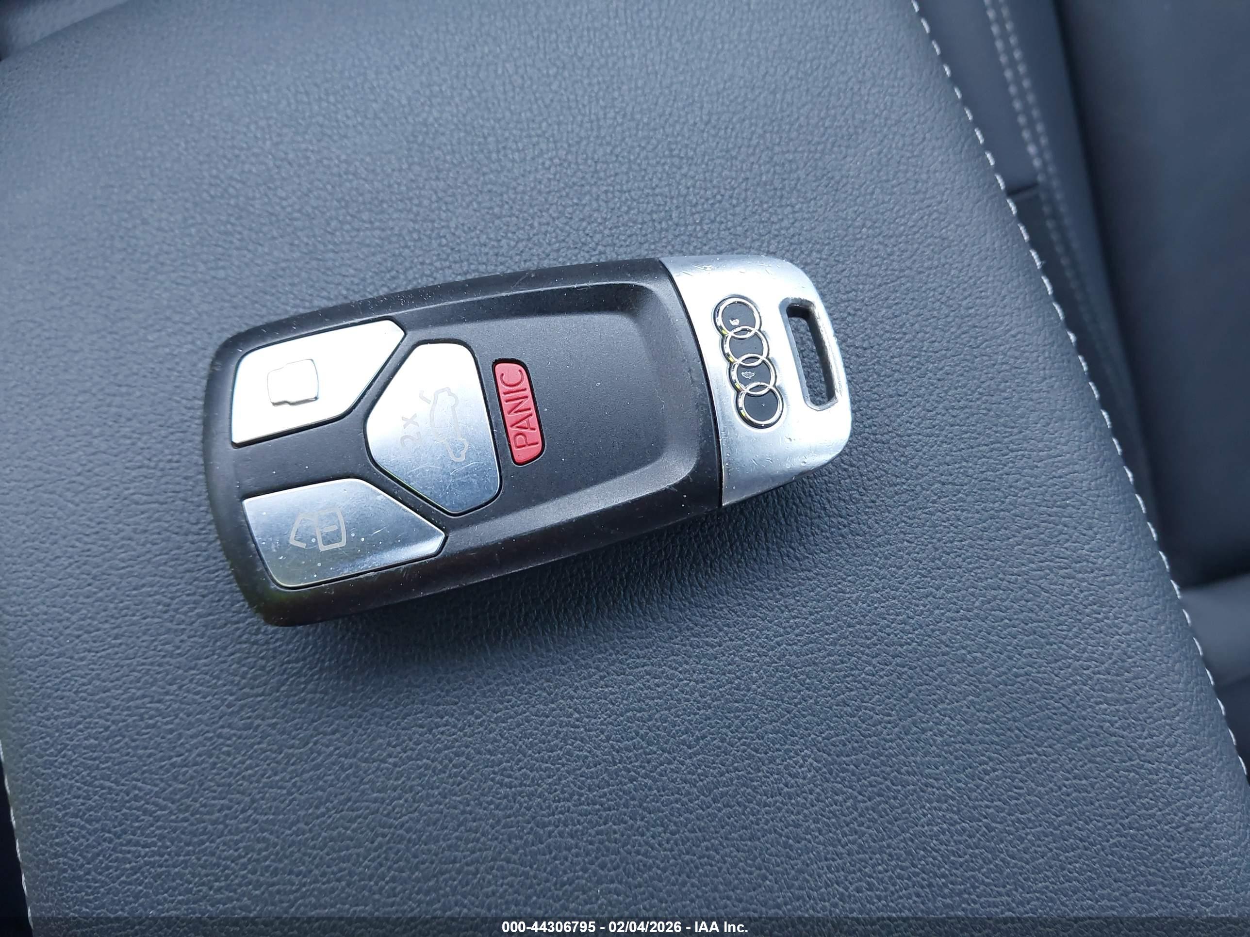 AUDI A4 image 11