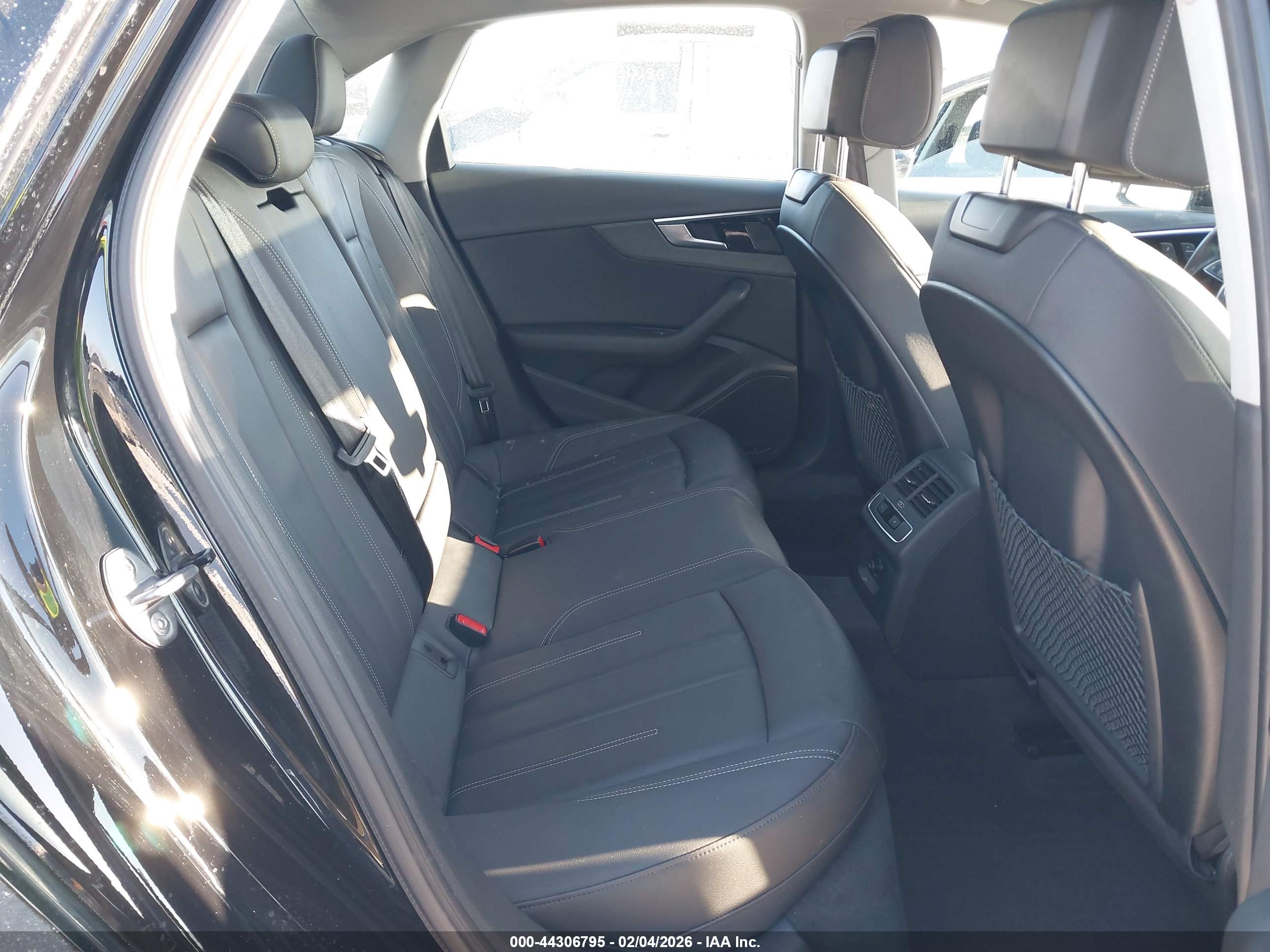 AUDI A4 image 8