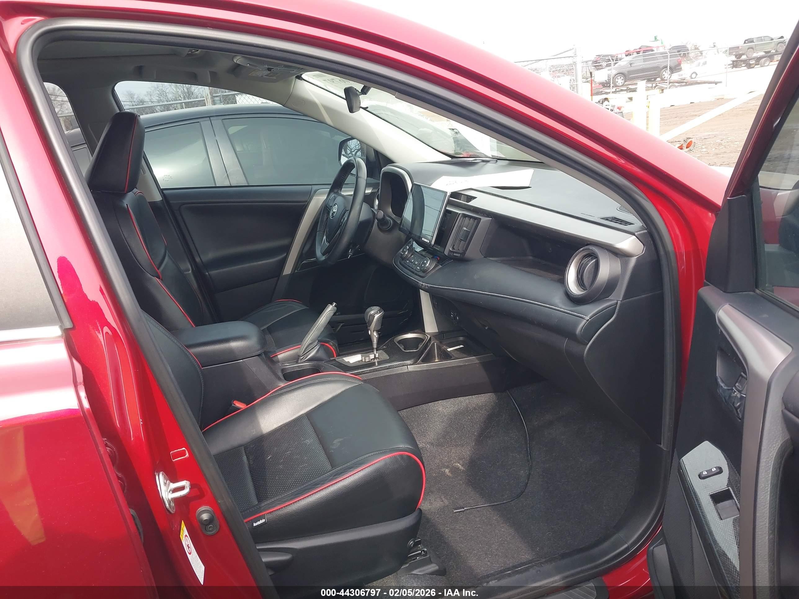 TOYOTA RAV4 image 5