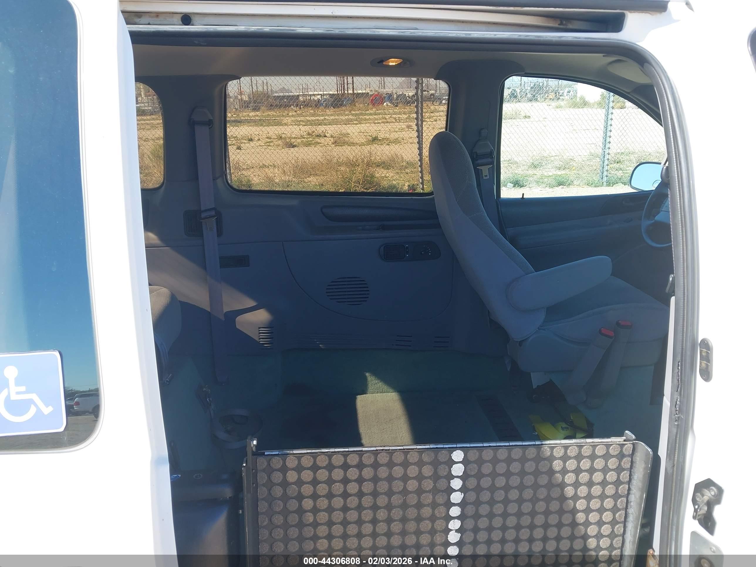 FORD WINDSTAR image 8