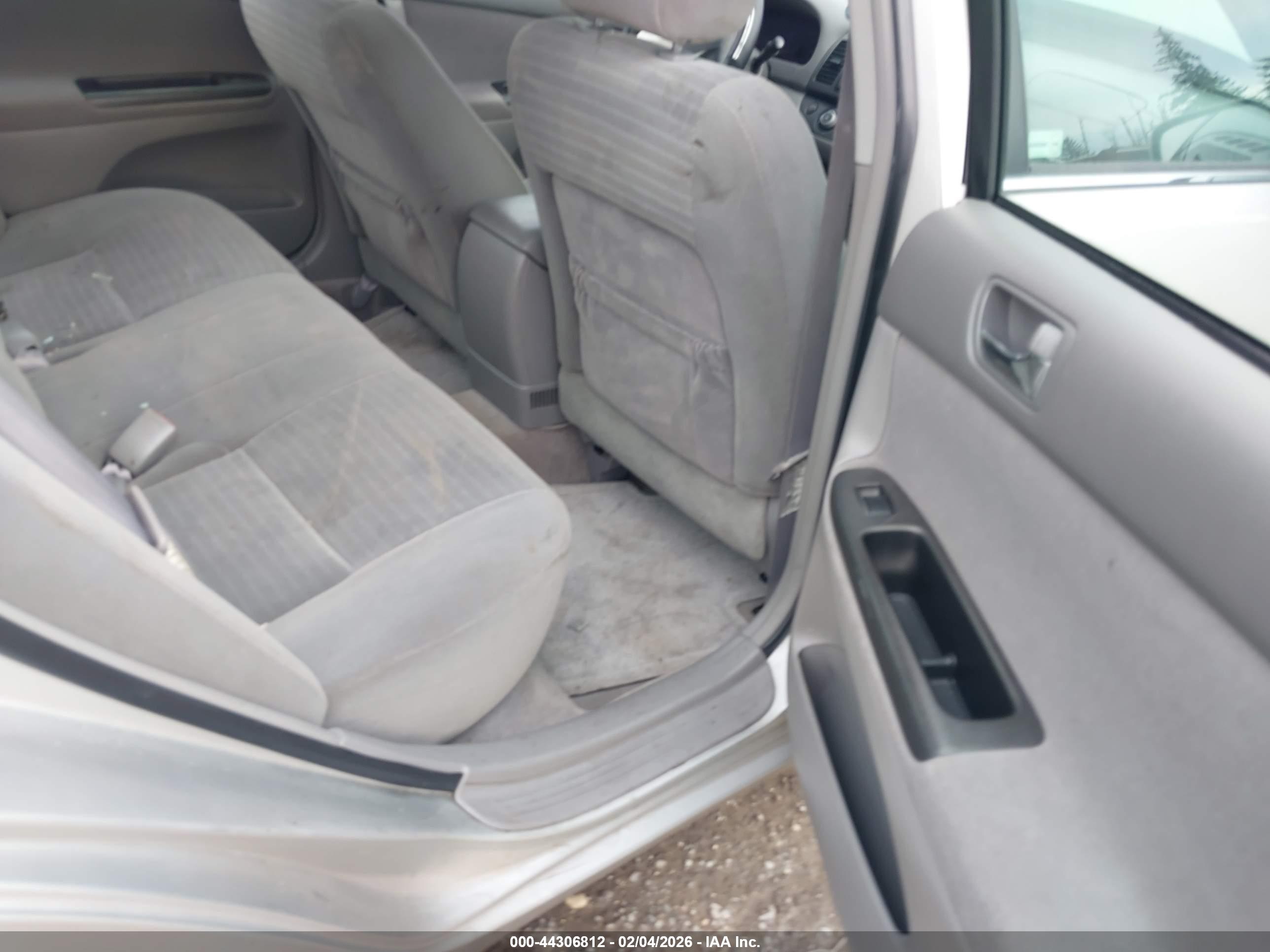 TOYOTA CAMRY image 8