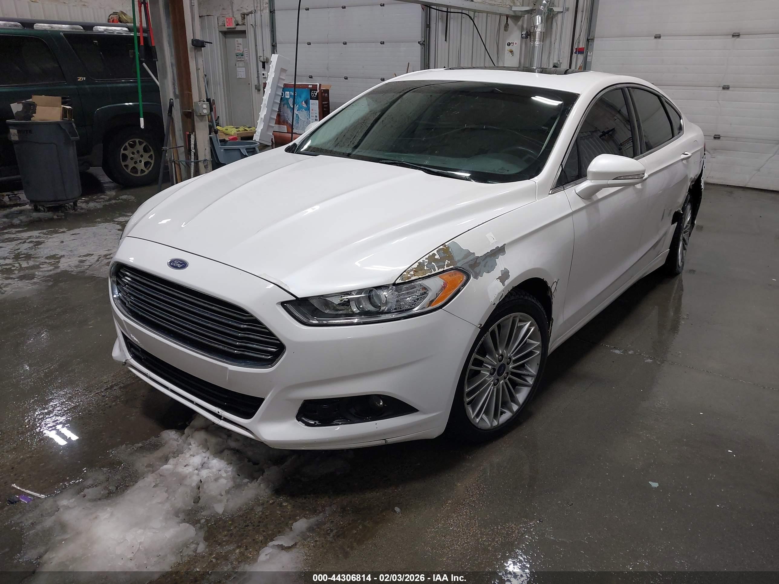 FORD FUSION image 2