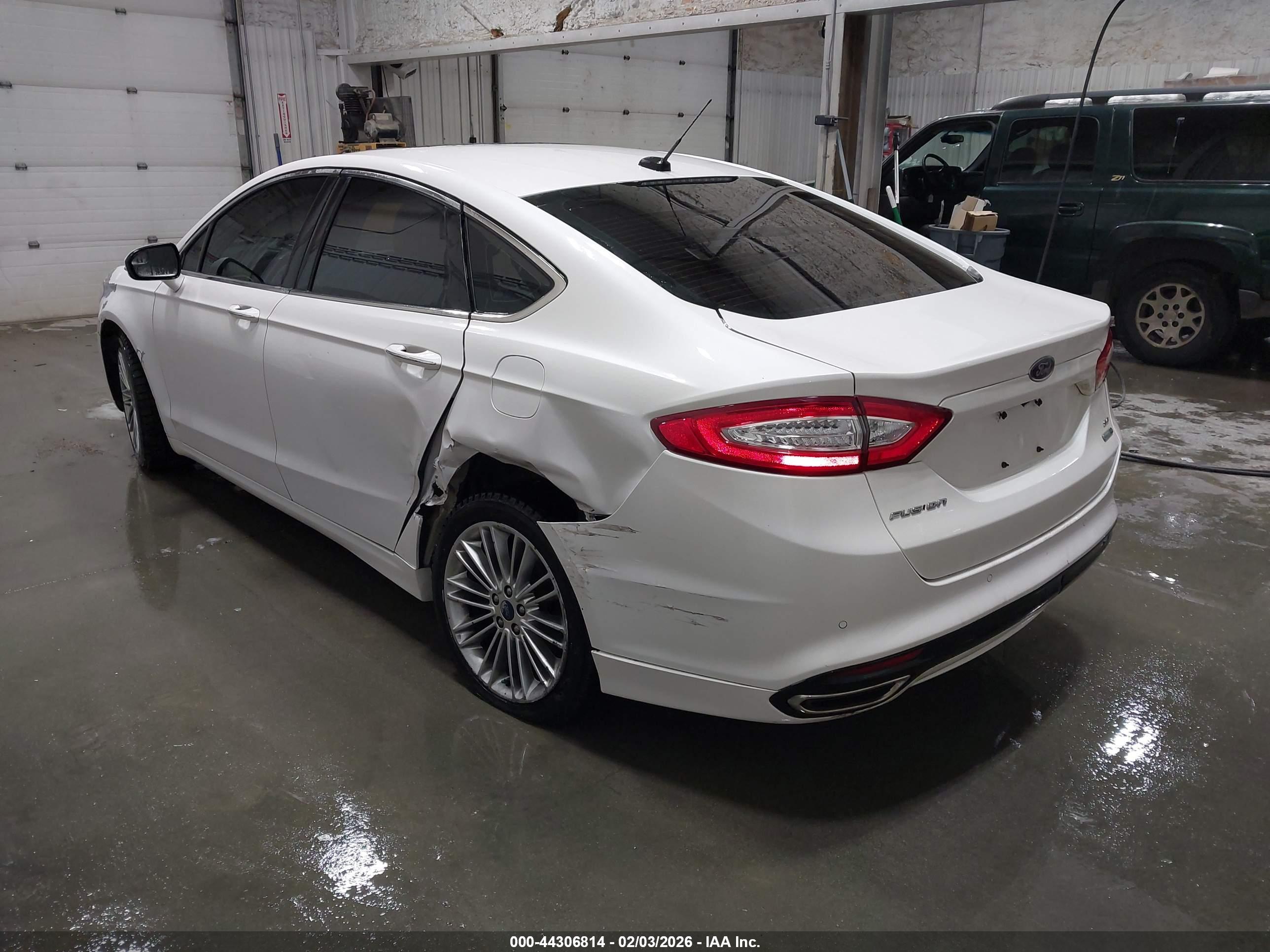 FORD FUSION image 3