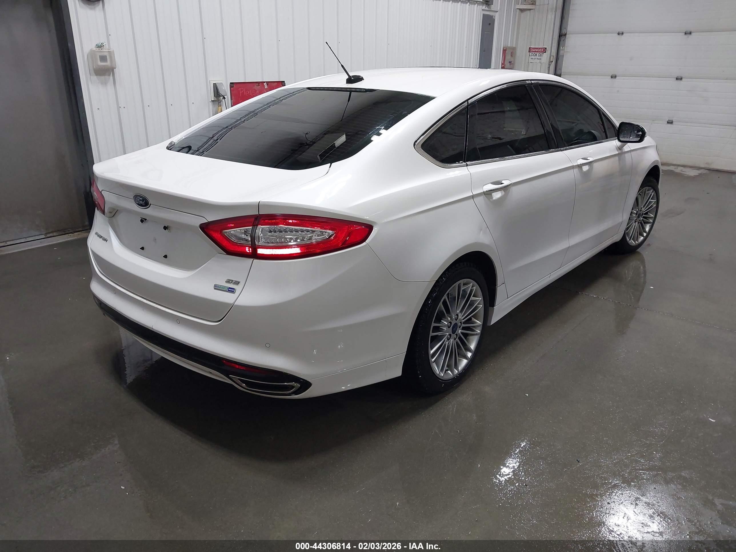 FORD FUSION image 4