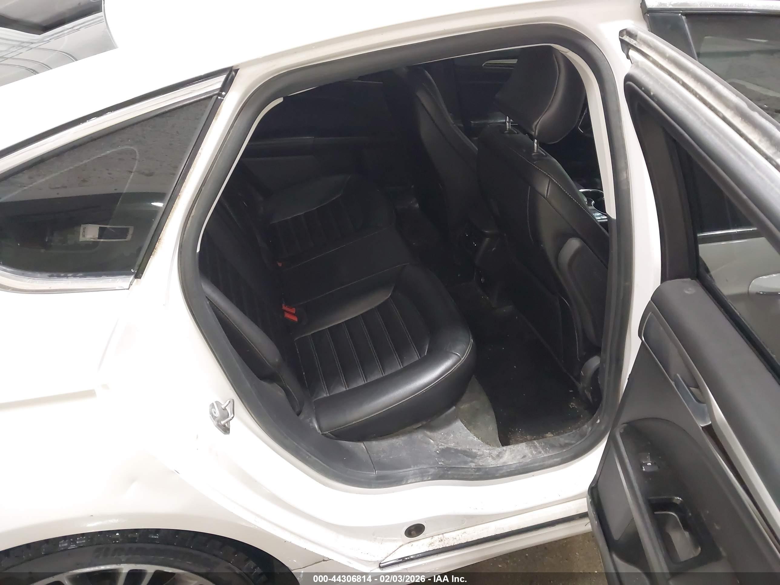 FORD FUSION image 8