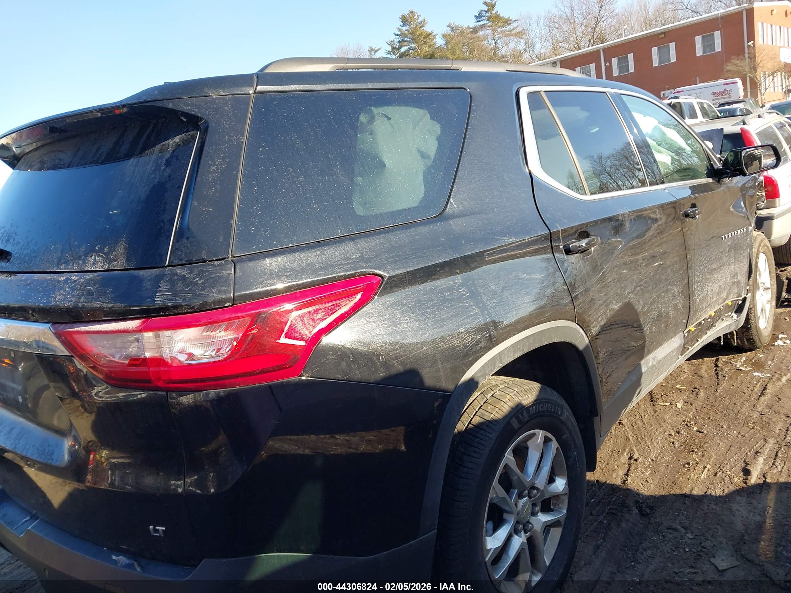 CHEVROLET TRAVERSE image 4