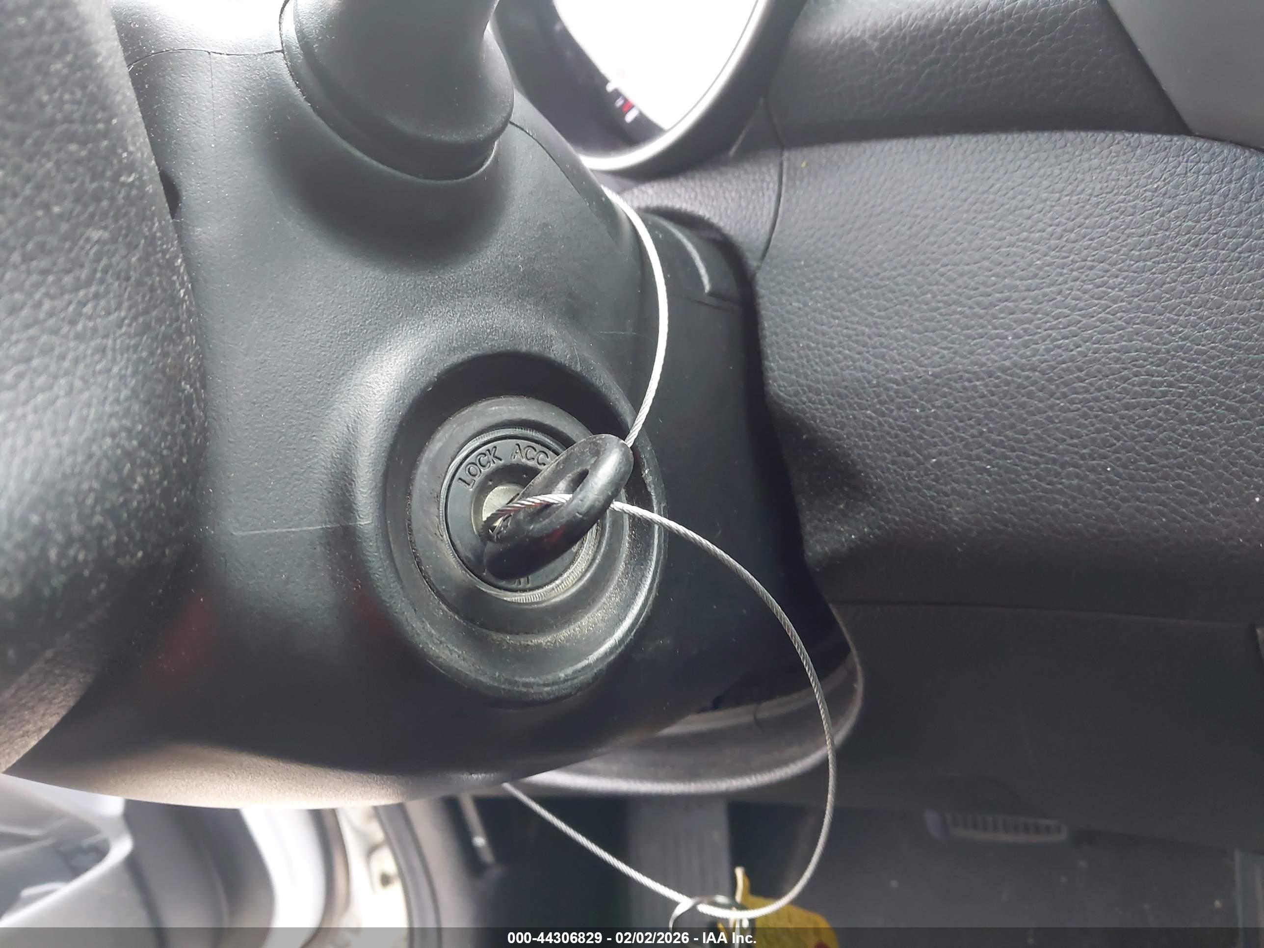 HYUNDAI ELANTRA image 11