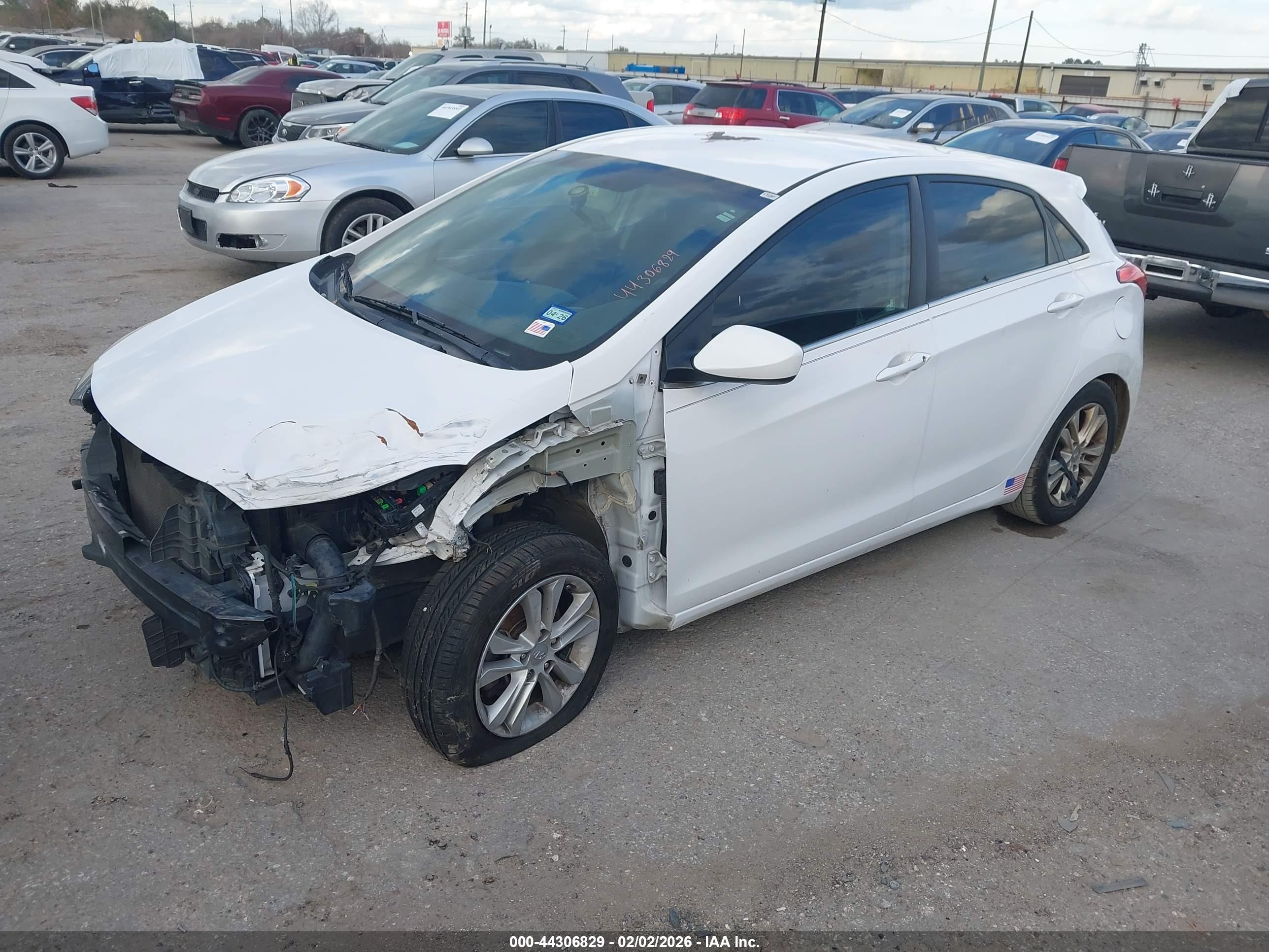 HYUNDAI ELANTRA image 2