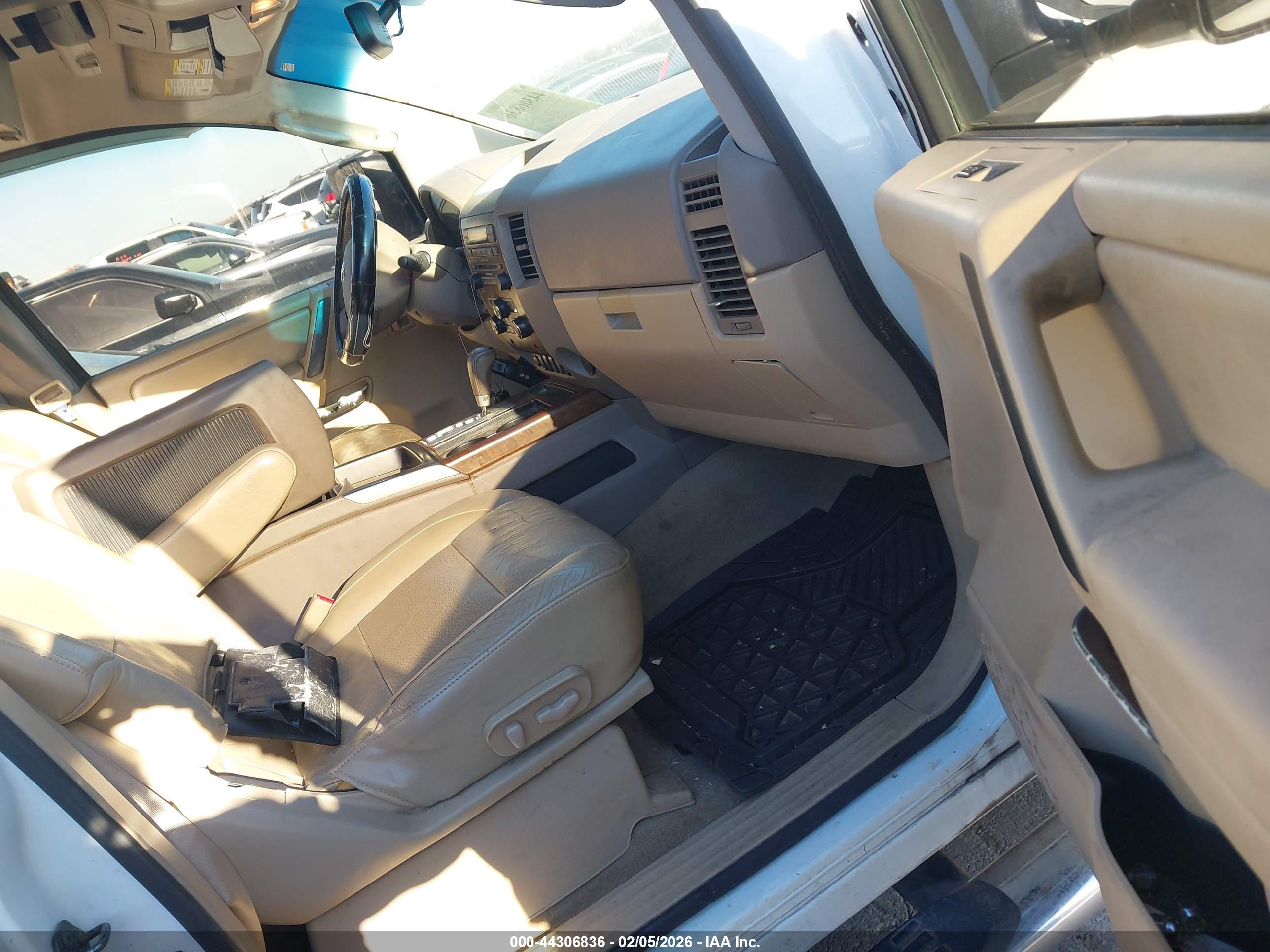 NISSAN TITAN image 5