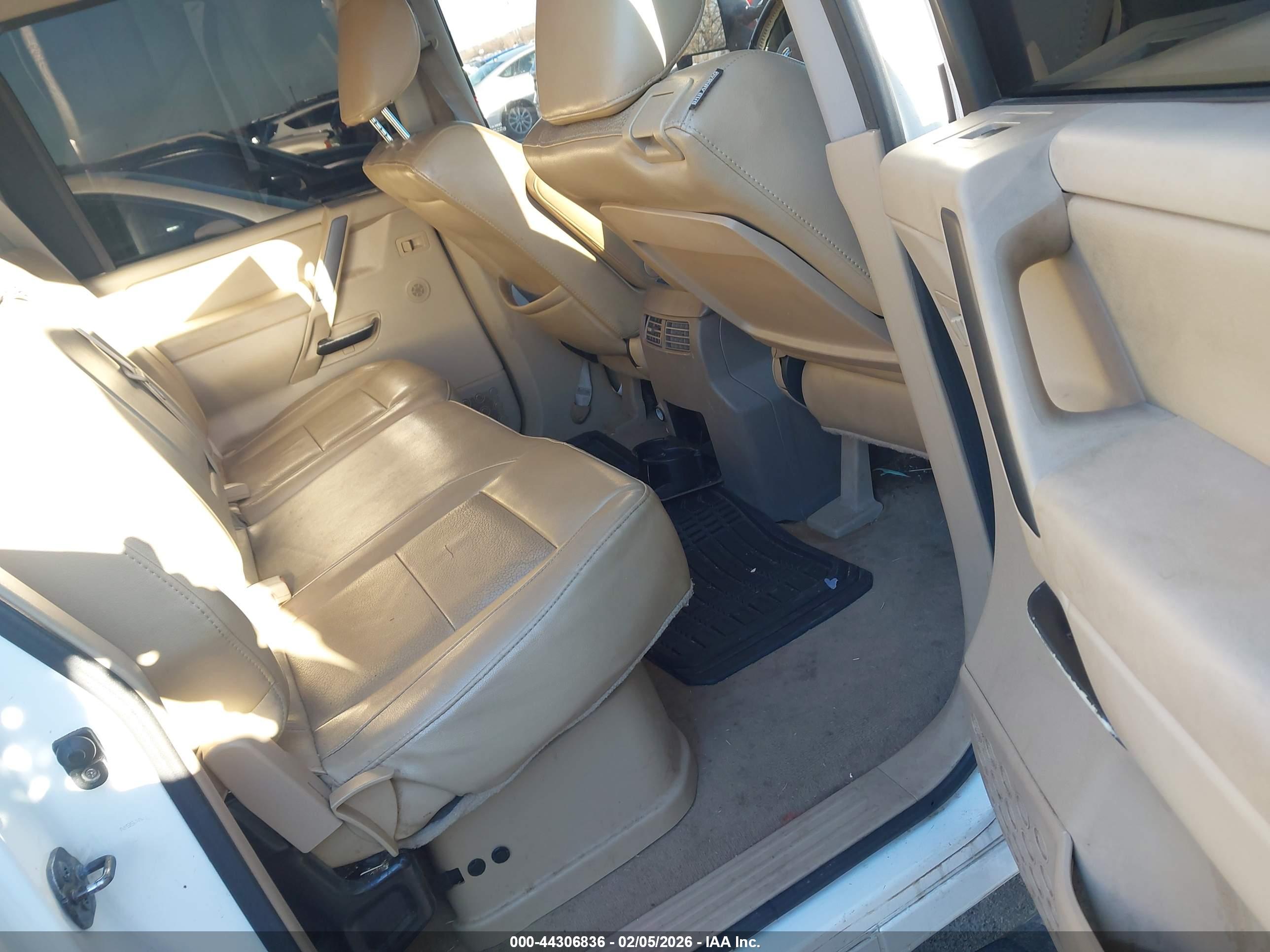 NISSAN TITAN image 8