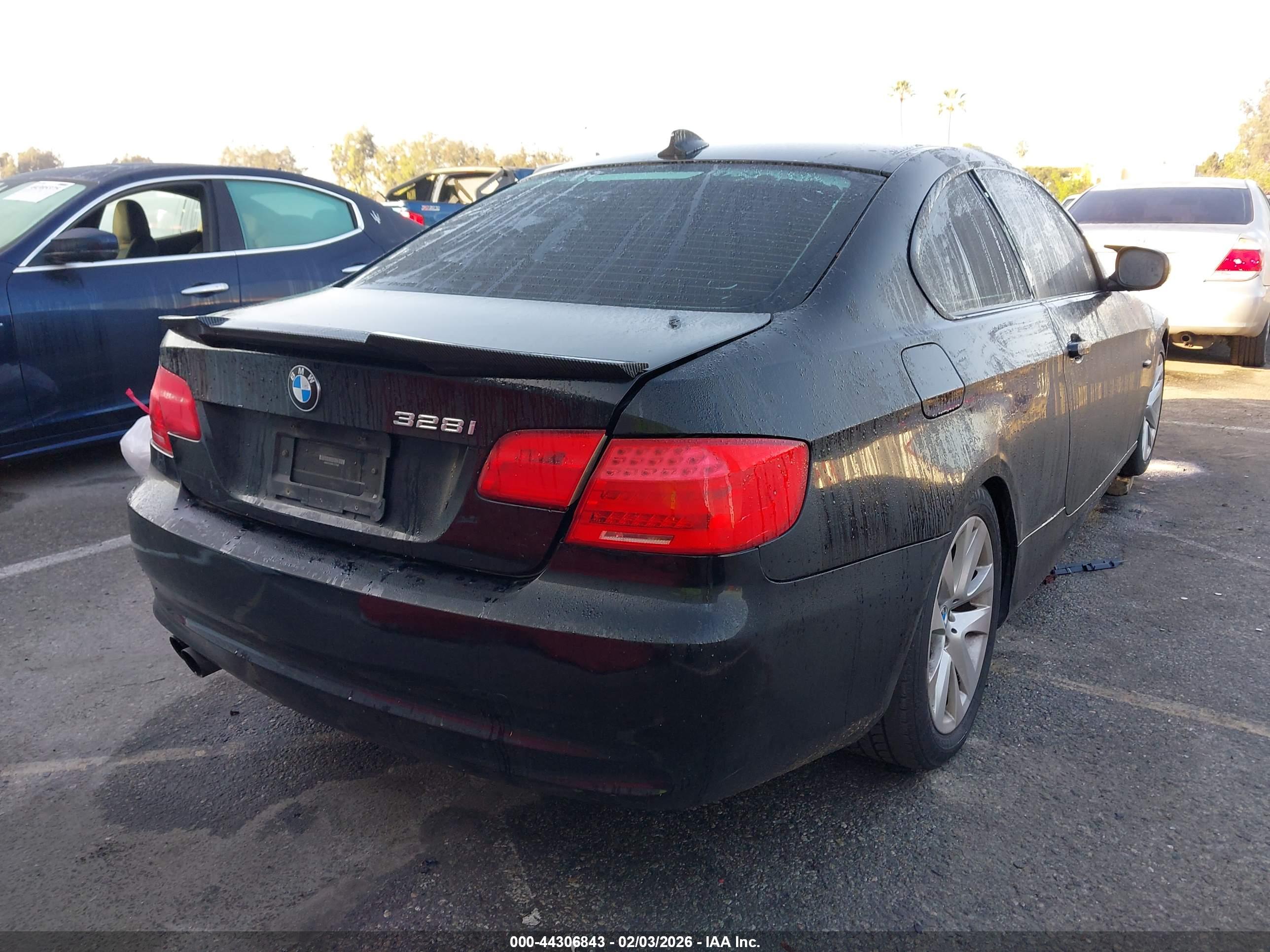 BMW 328I image 4