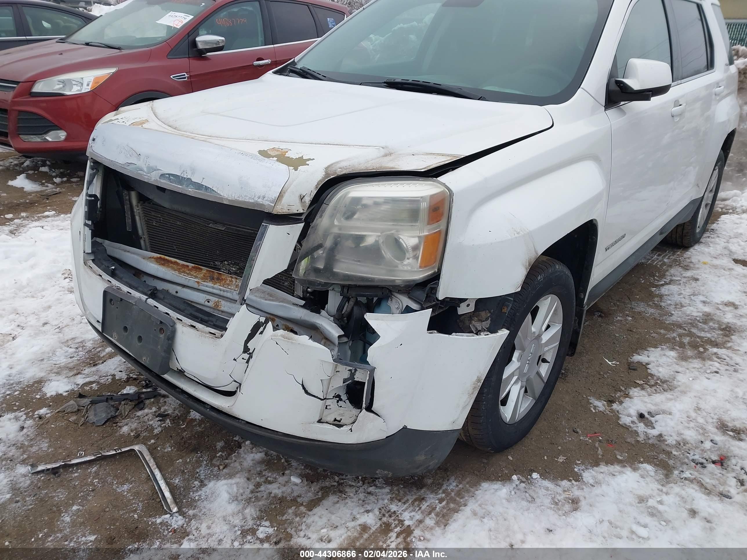 GMC TERRAIN image 6