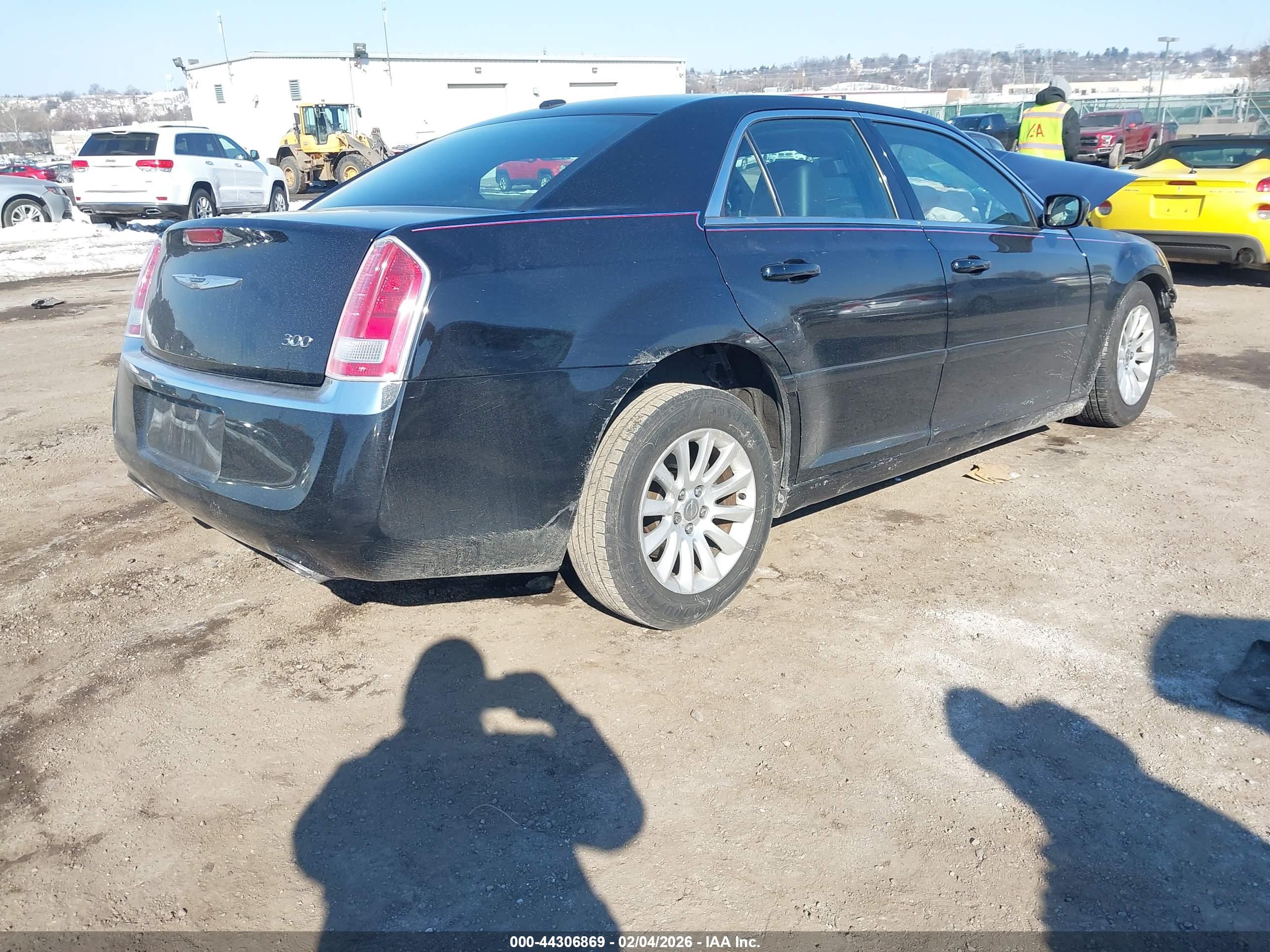 CHRYSLER 300 image 4