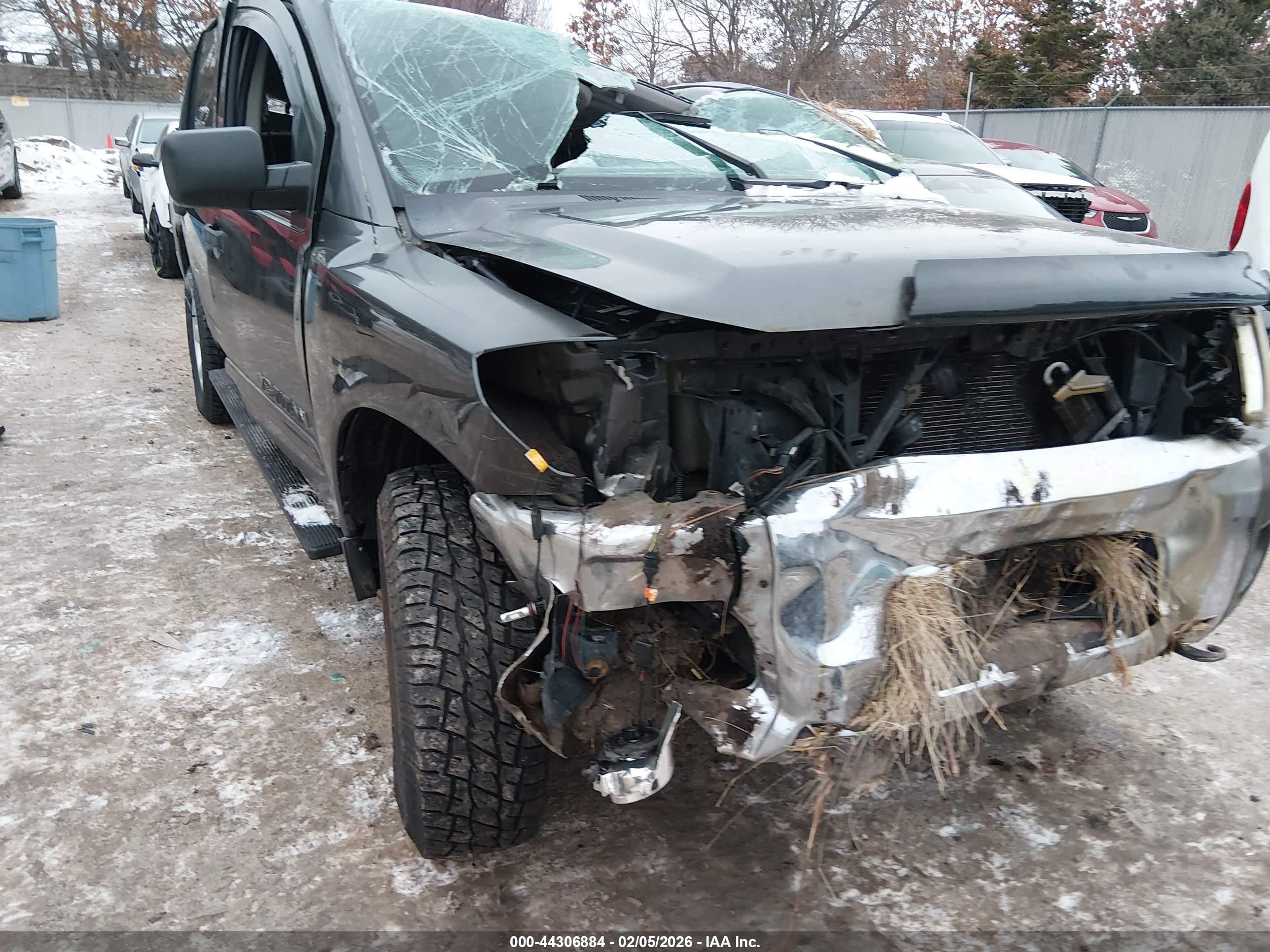 NISSAN TITAN image 6