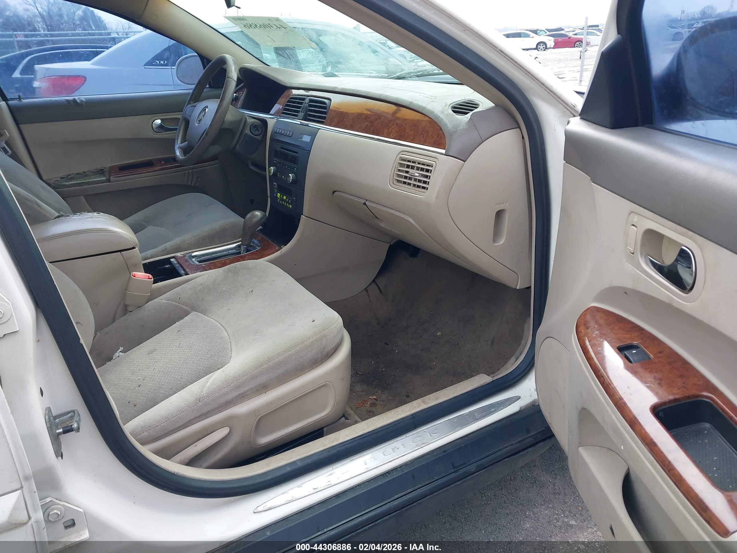 BUICK LACROSSE image 5