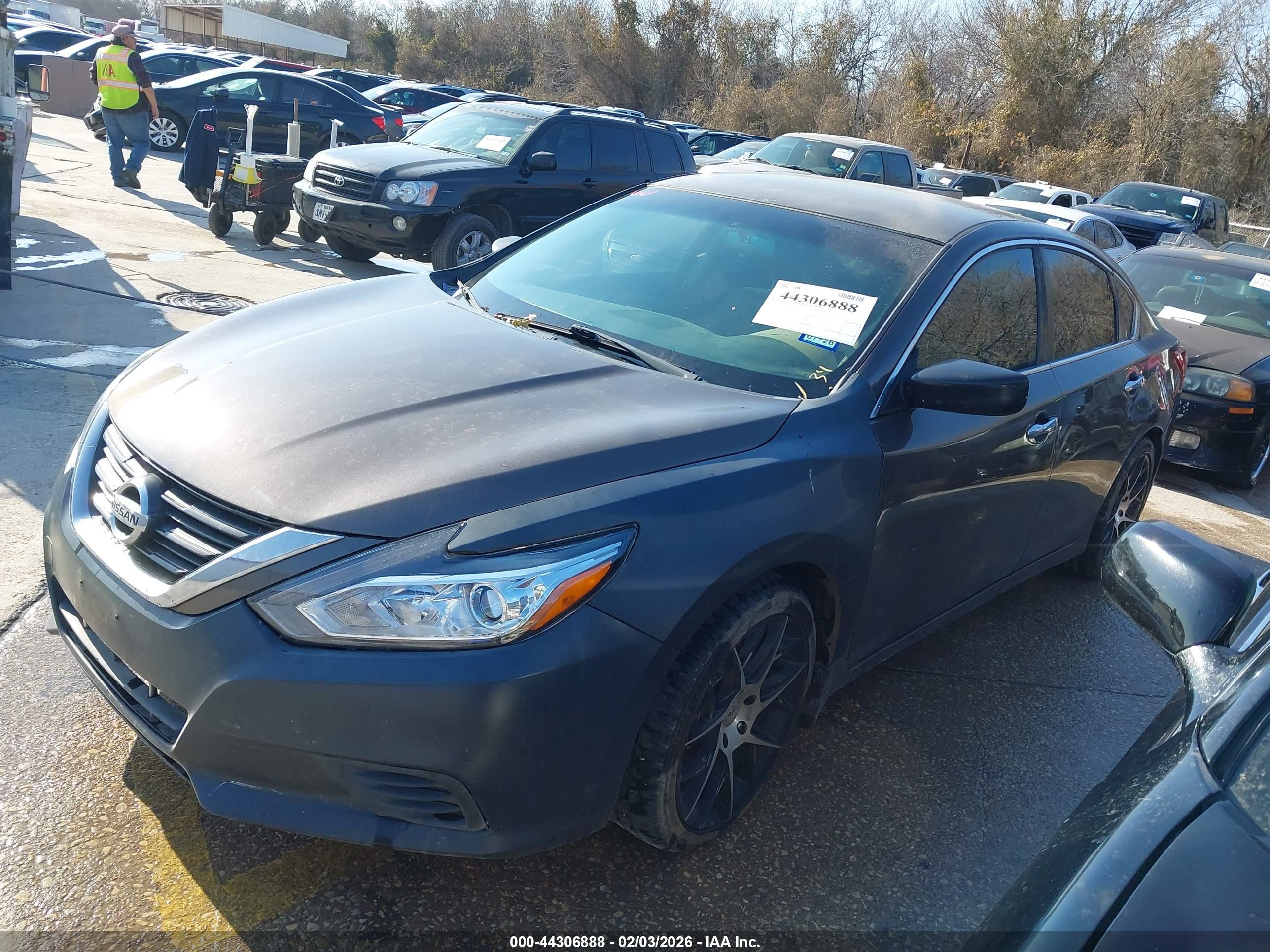 NISSAN ALTIMA image 2