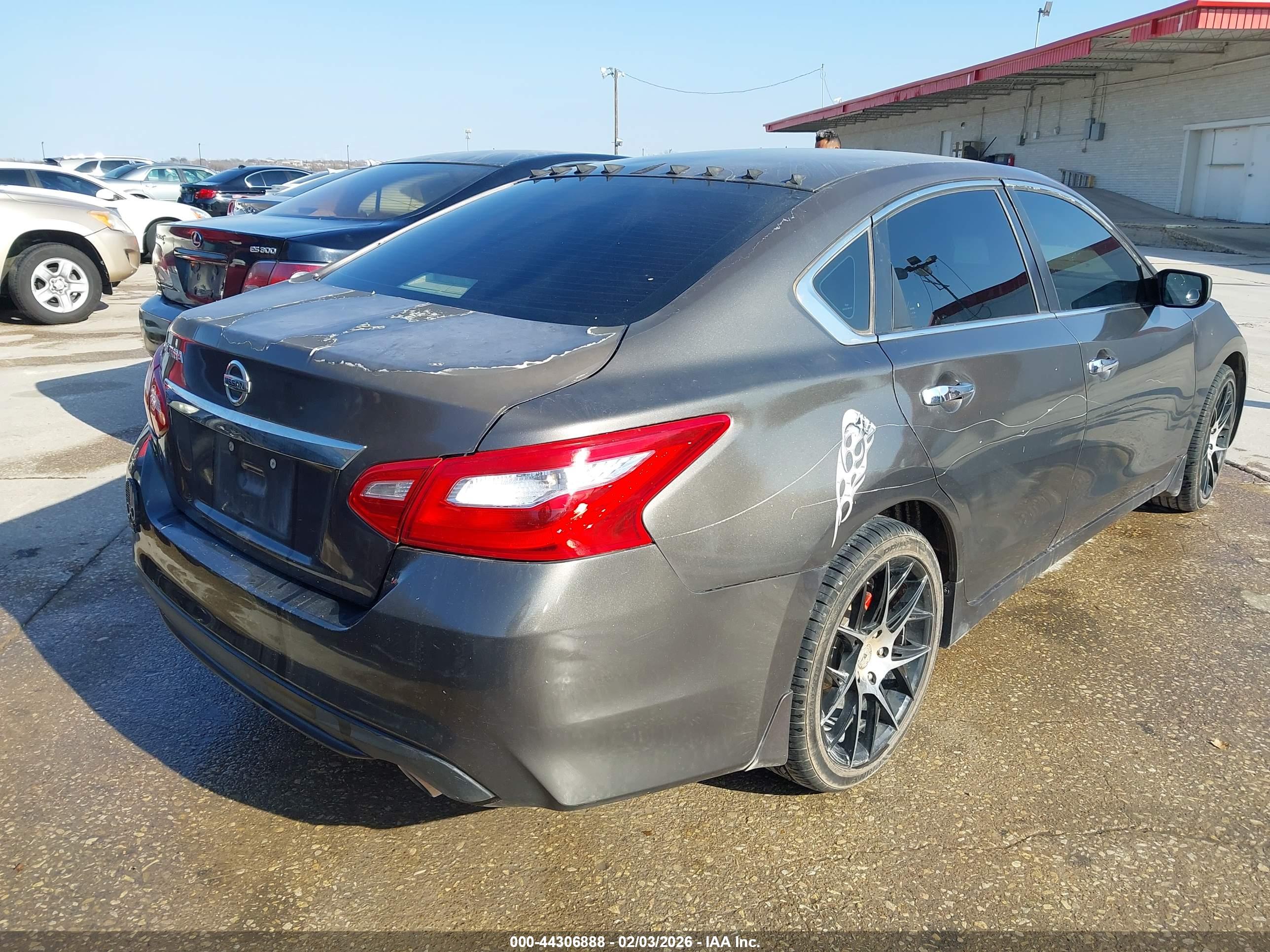 NISSAN ALTIMA image 4
