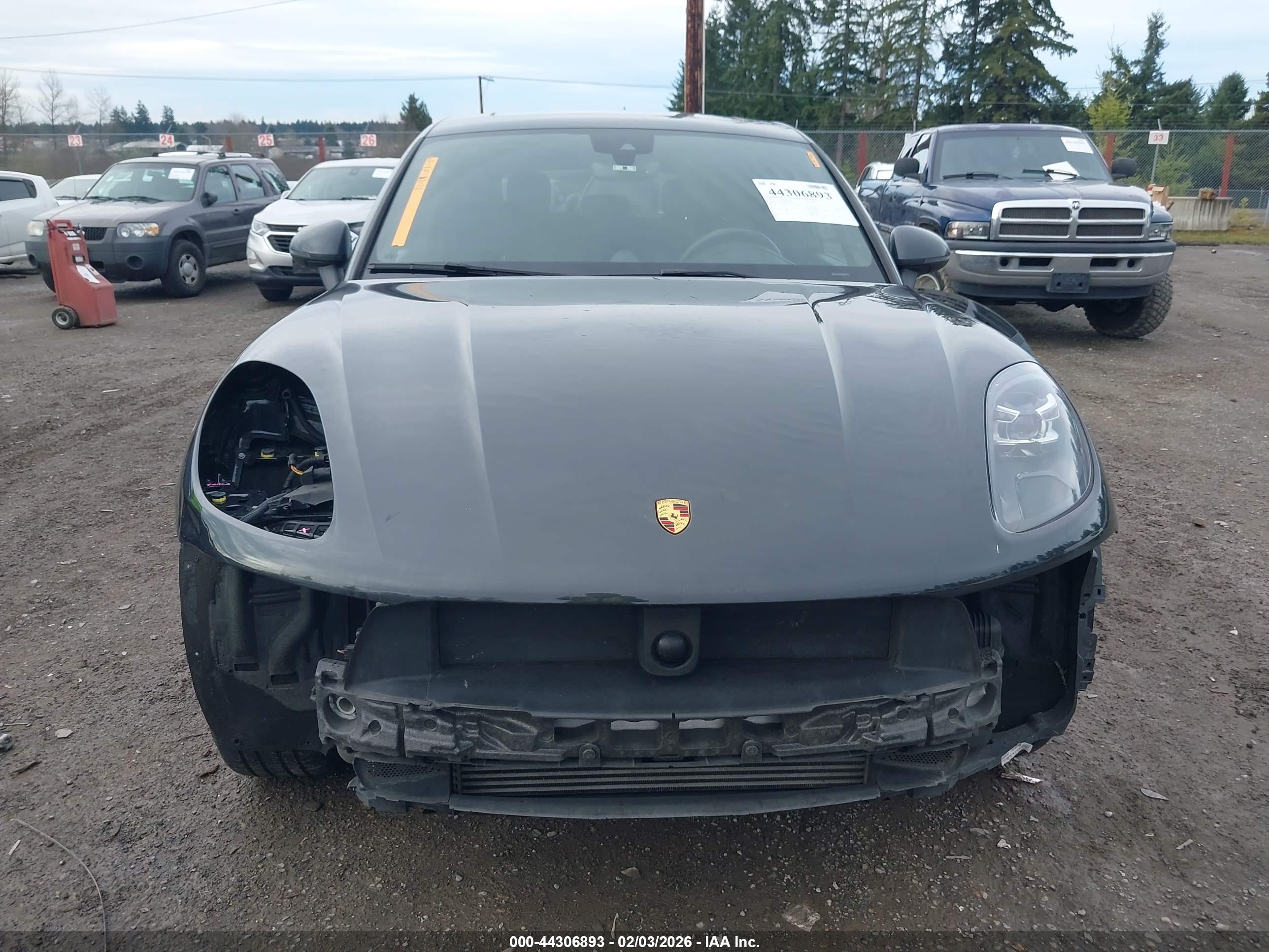 PORSCHE MACAN image 6