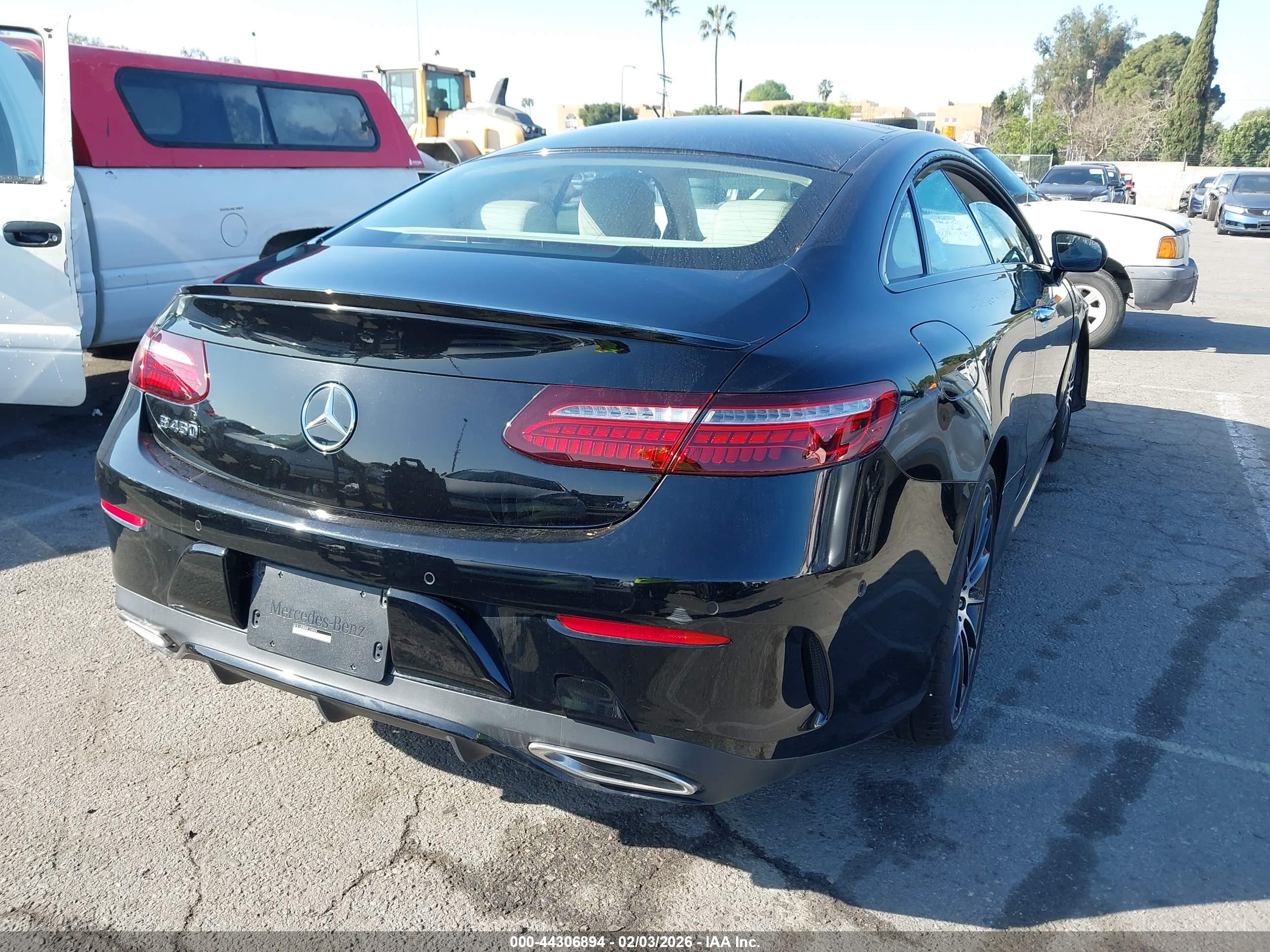 MERCEDES-BENZ E image 4