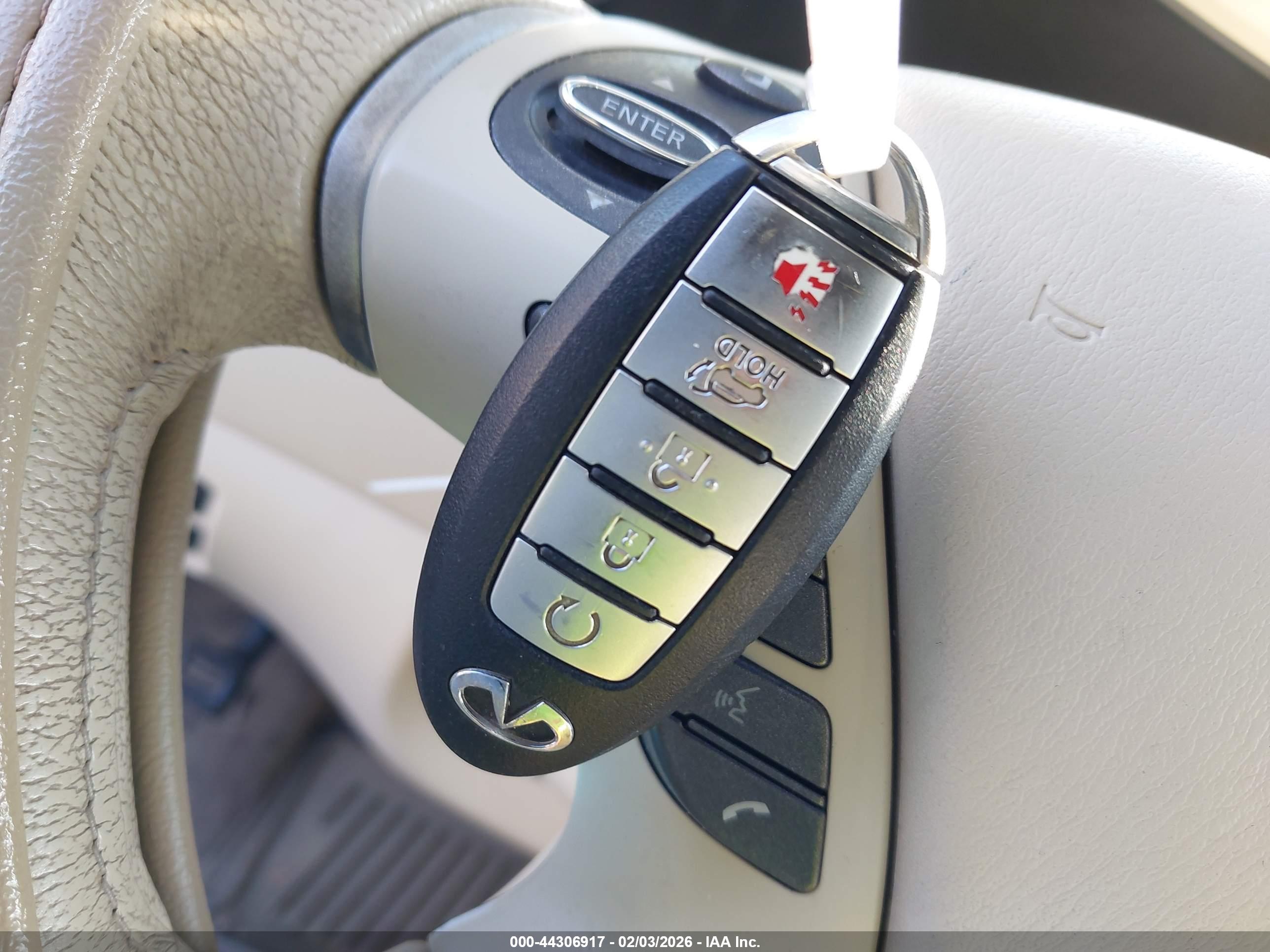 INFINITI JX35 image 11