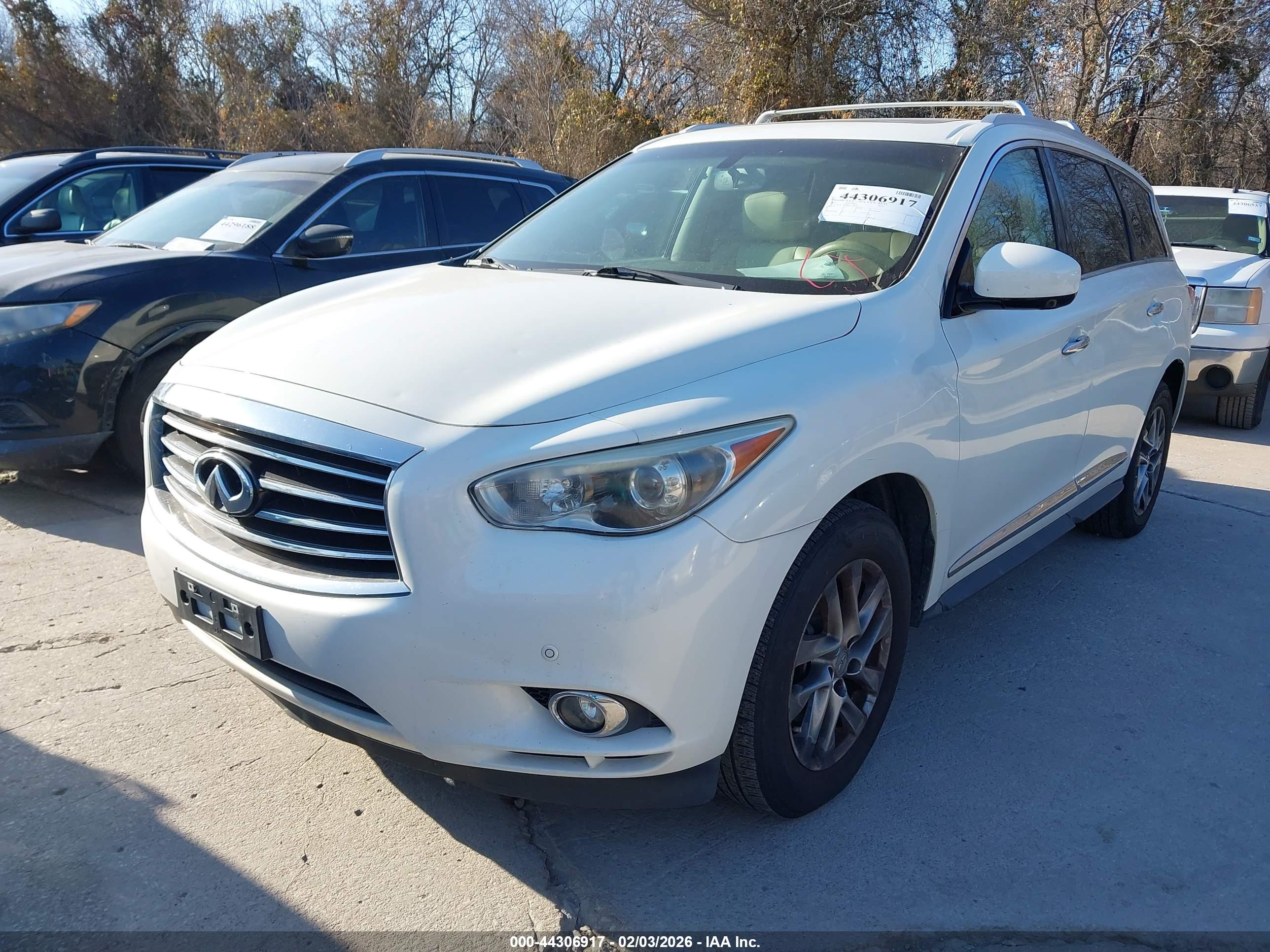 INFINITI JX35 image 2