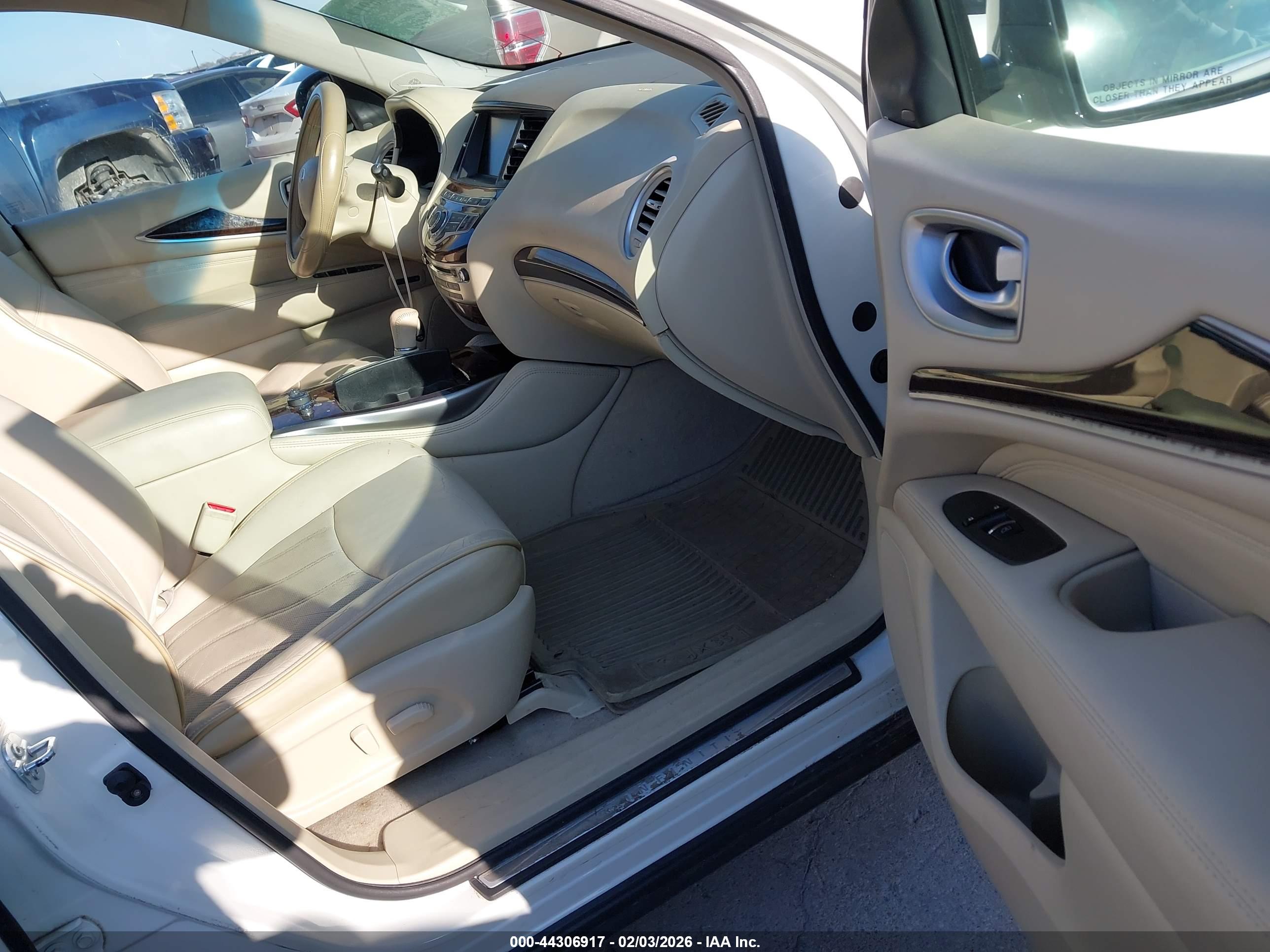 INFINITI JX35 image 5