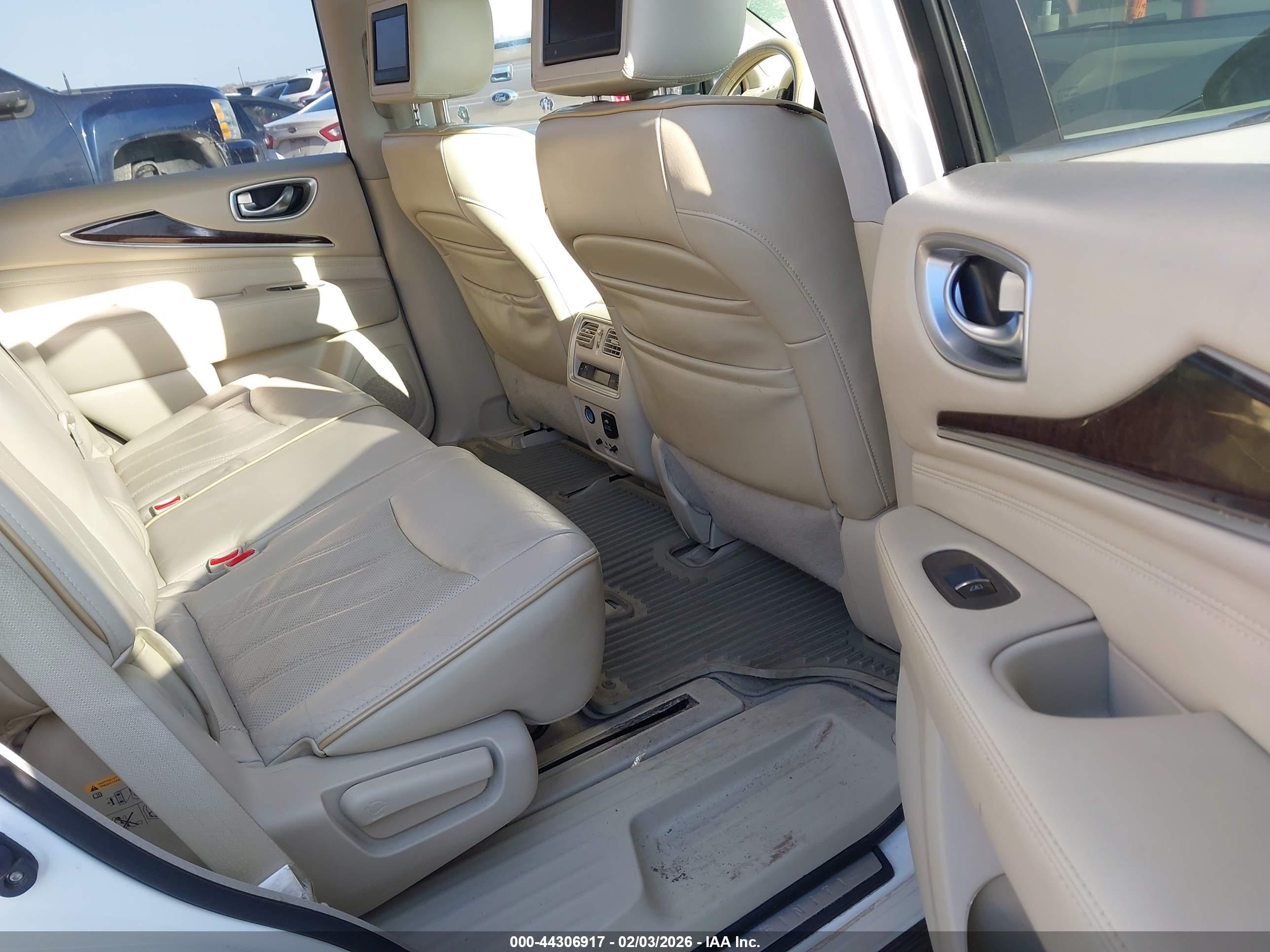INFINITI JX35 image 8