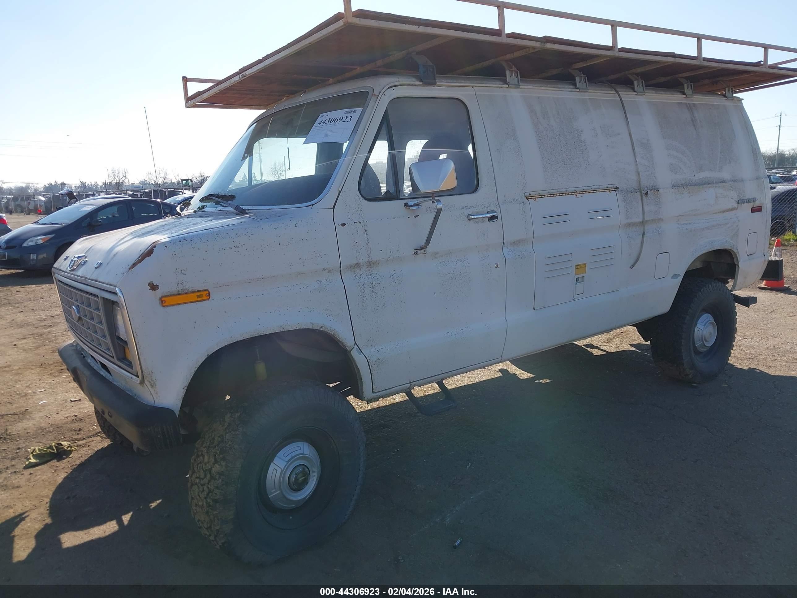 FORD ECONOLINE image 2