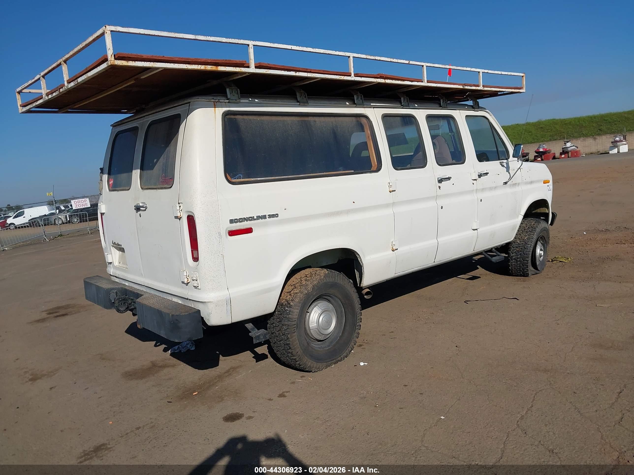 FORD ECONOLINE image 4