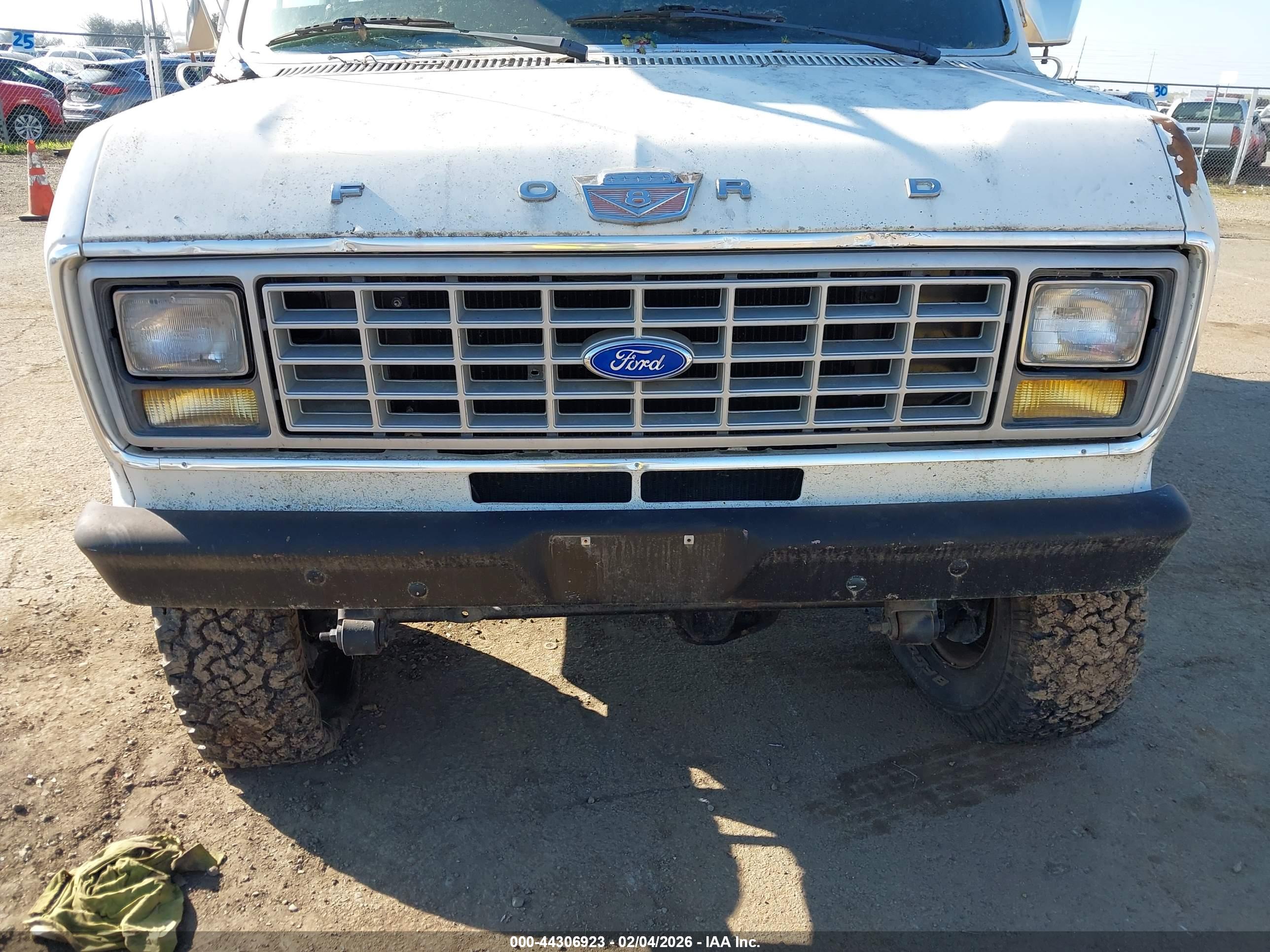 FORD ECONOLINE image 6