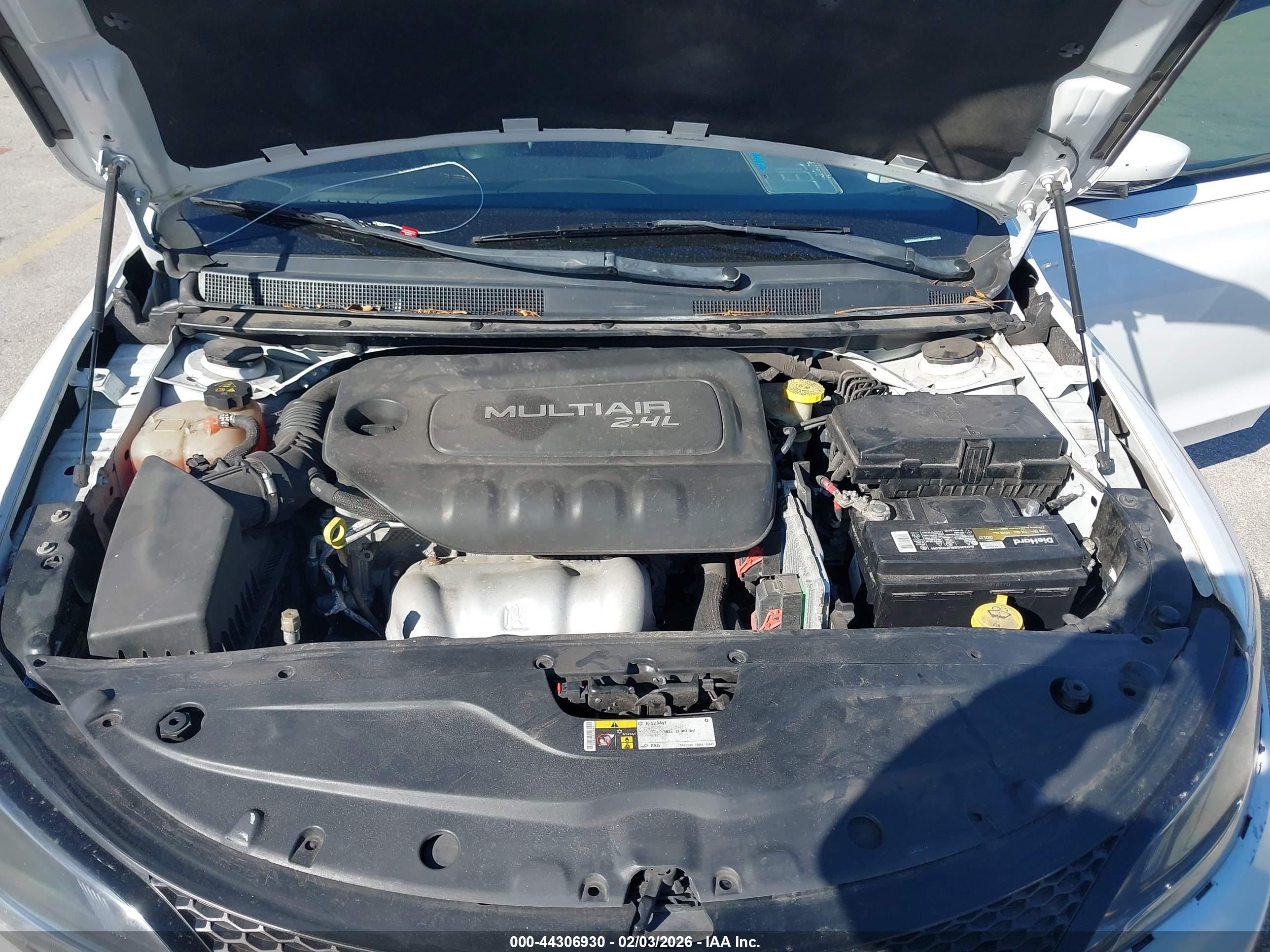 CHRYSLER 200 image 10
