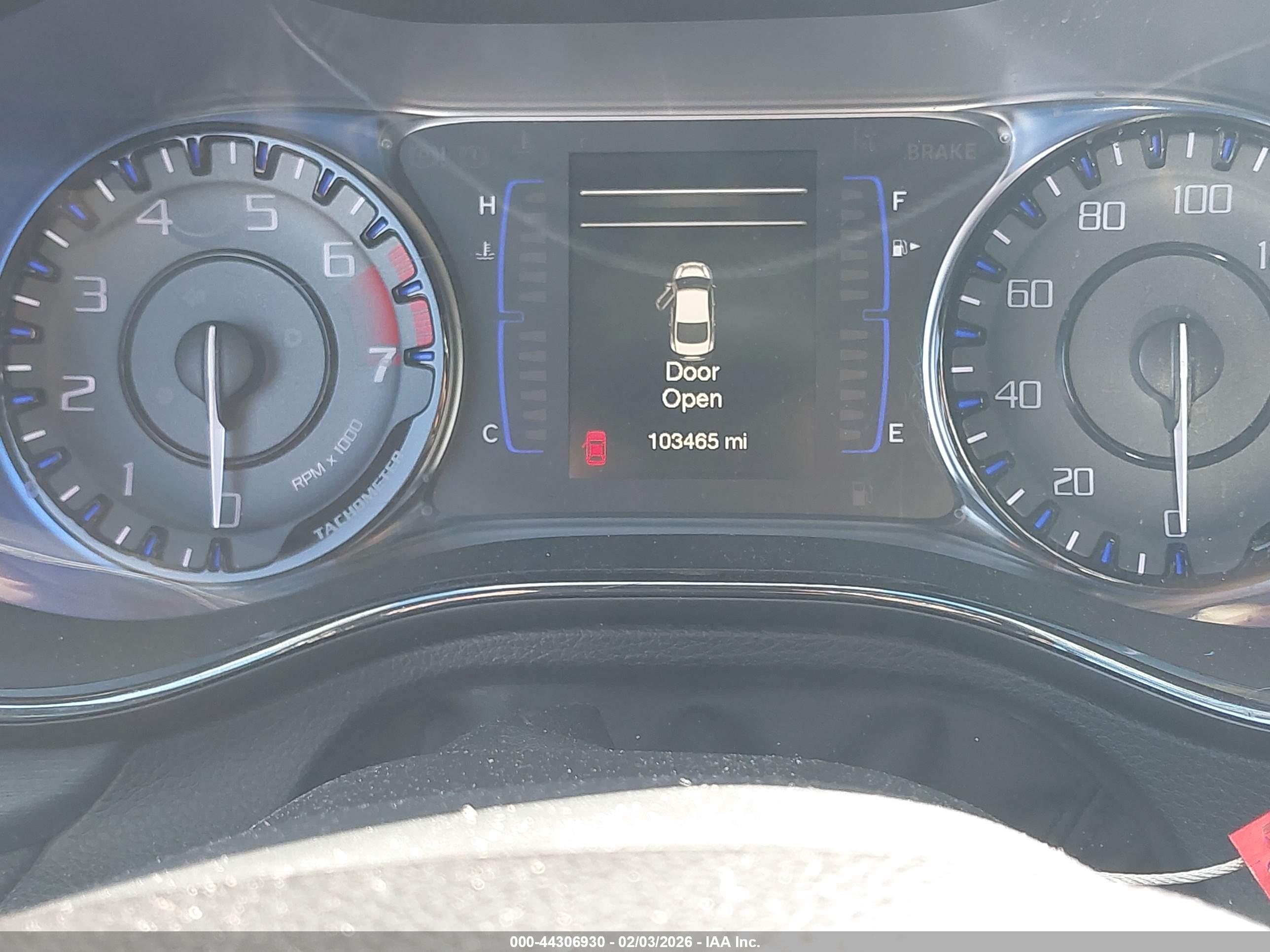 CHRYSLER 200 image 7