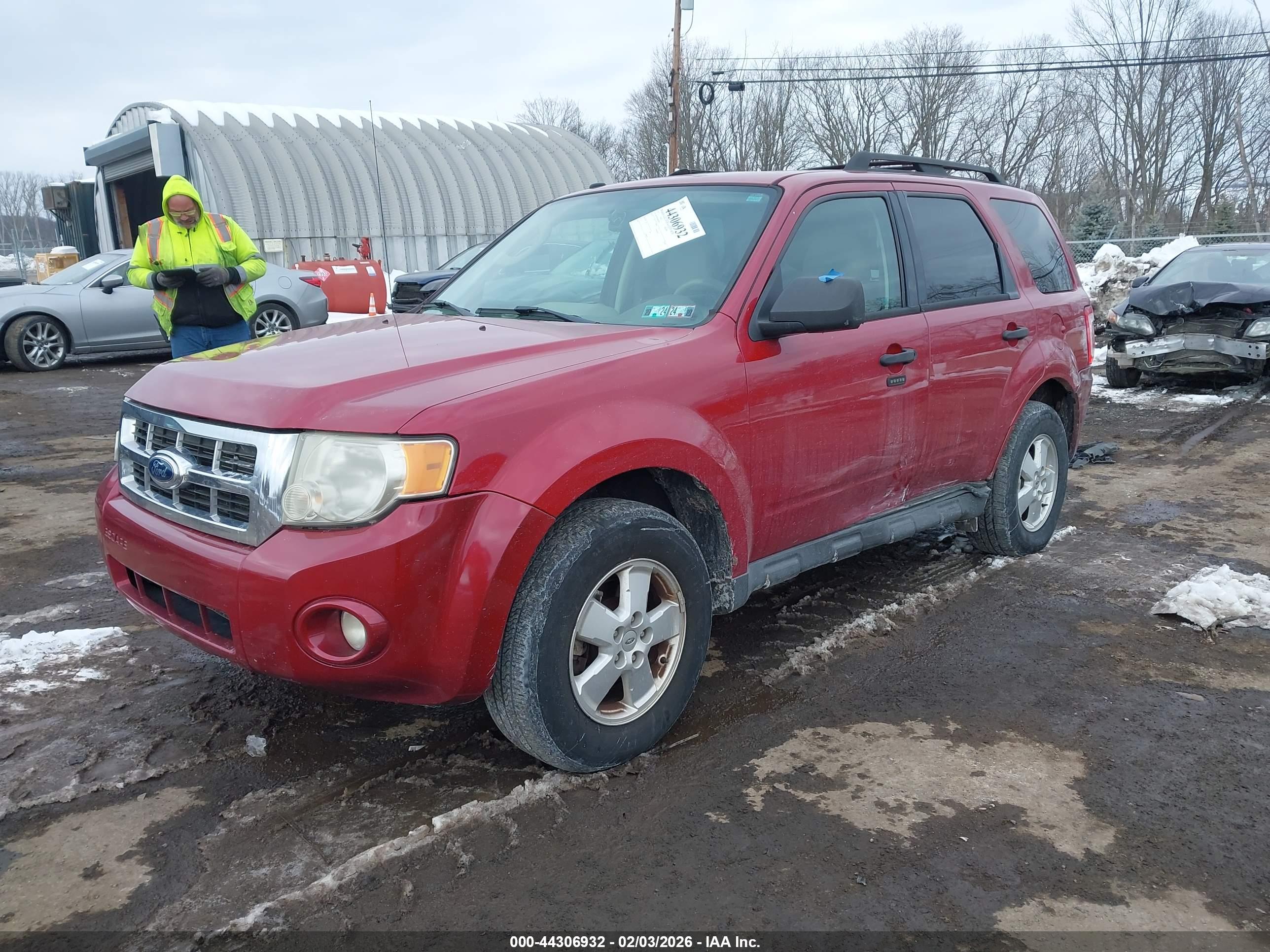 FORD ESCAPE image 2