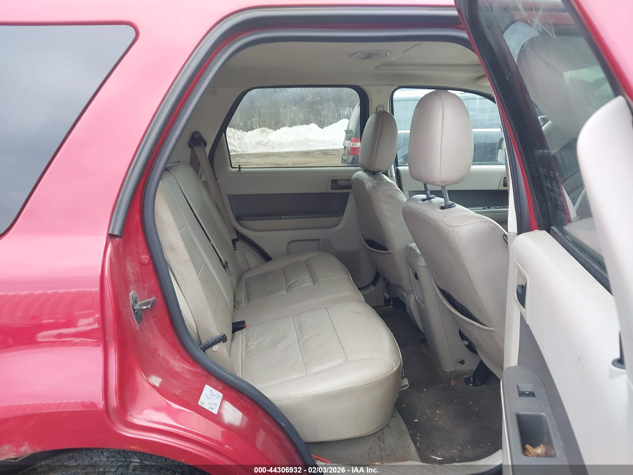 FORD ESCAPE image 8