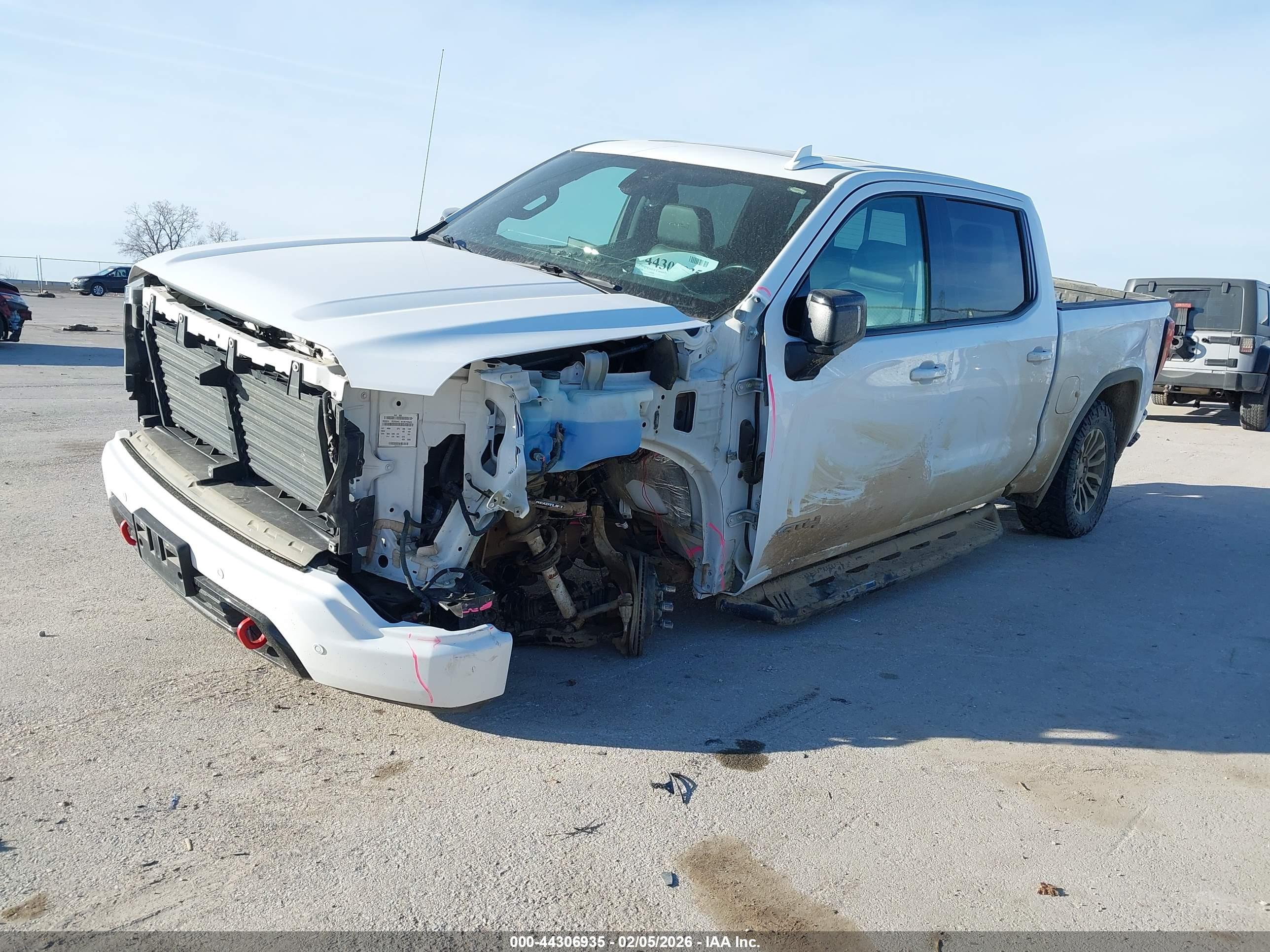 GMC SIERRA image 6