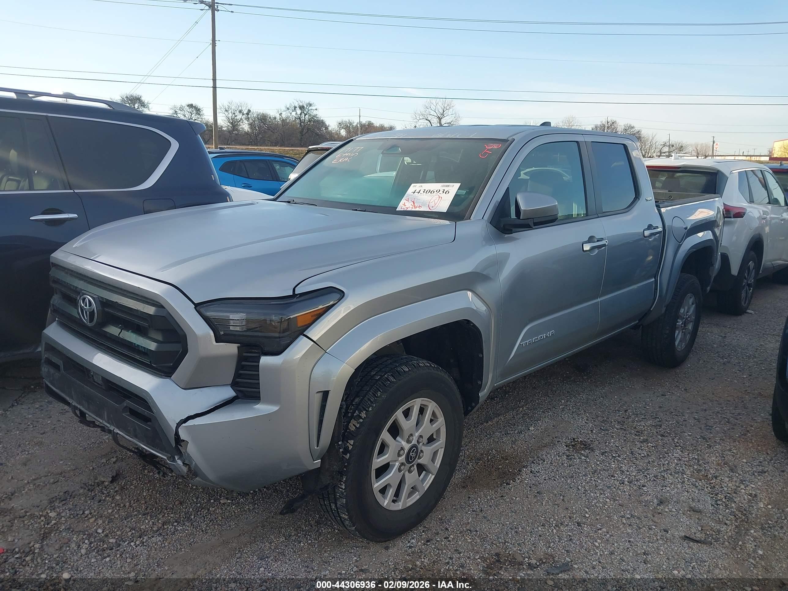 TOYOTA TACOMA image 2